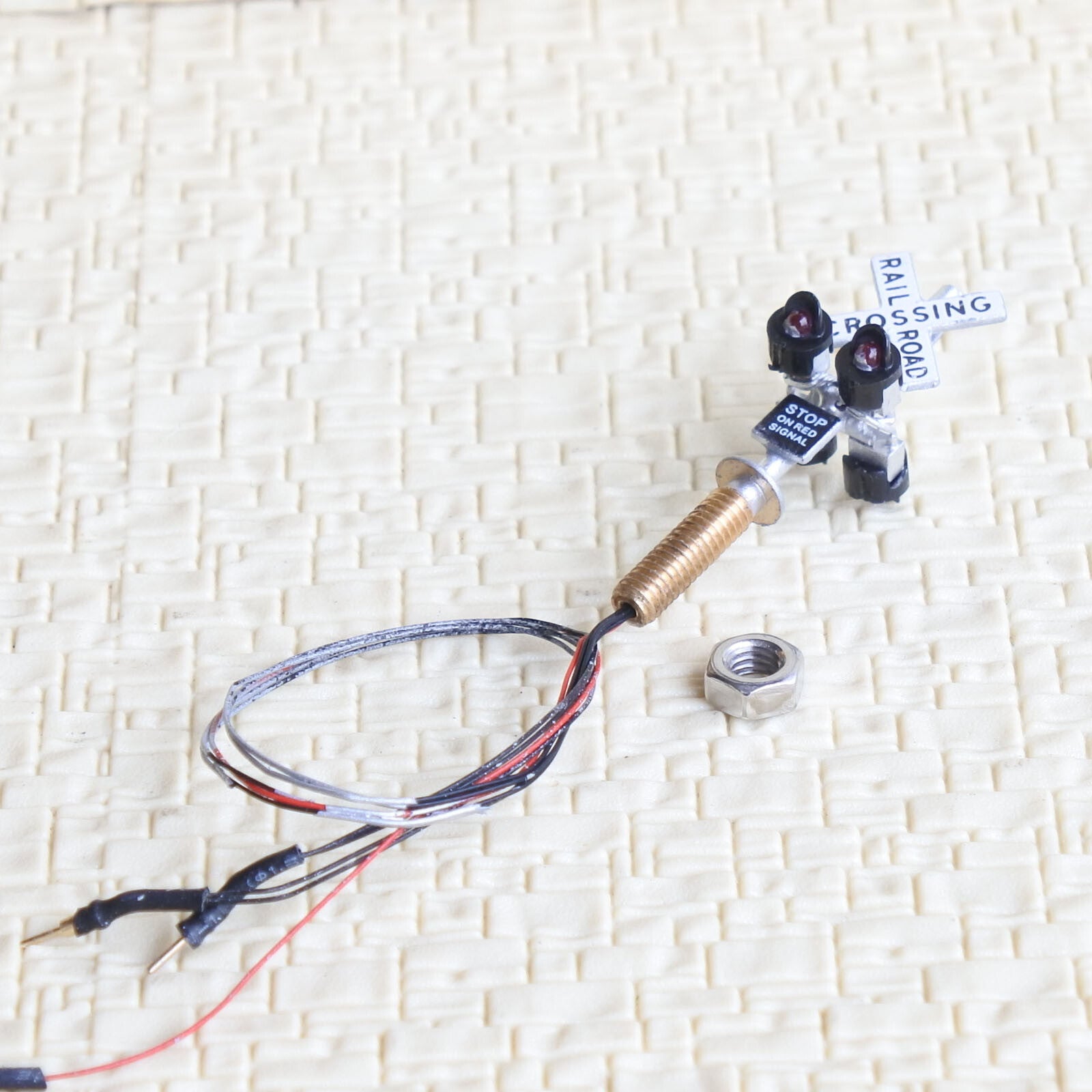 1 x N scale model railroad grade crossing signal light LED made #csnSL4