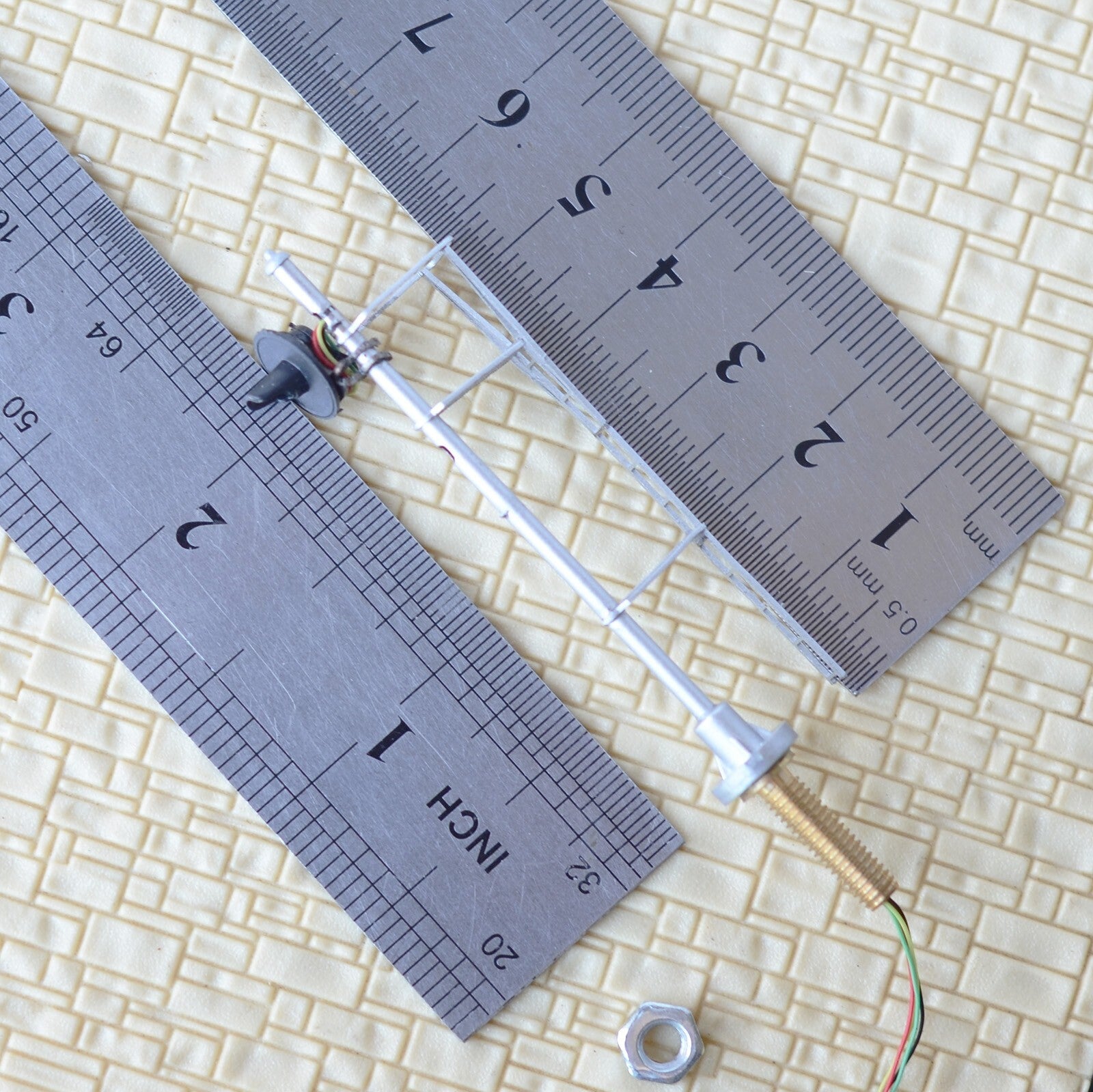 1 x HO scale model railroad 3-colors searchlight signal LED metal 1 head #M00