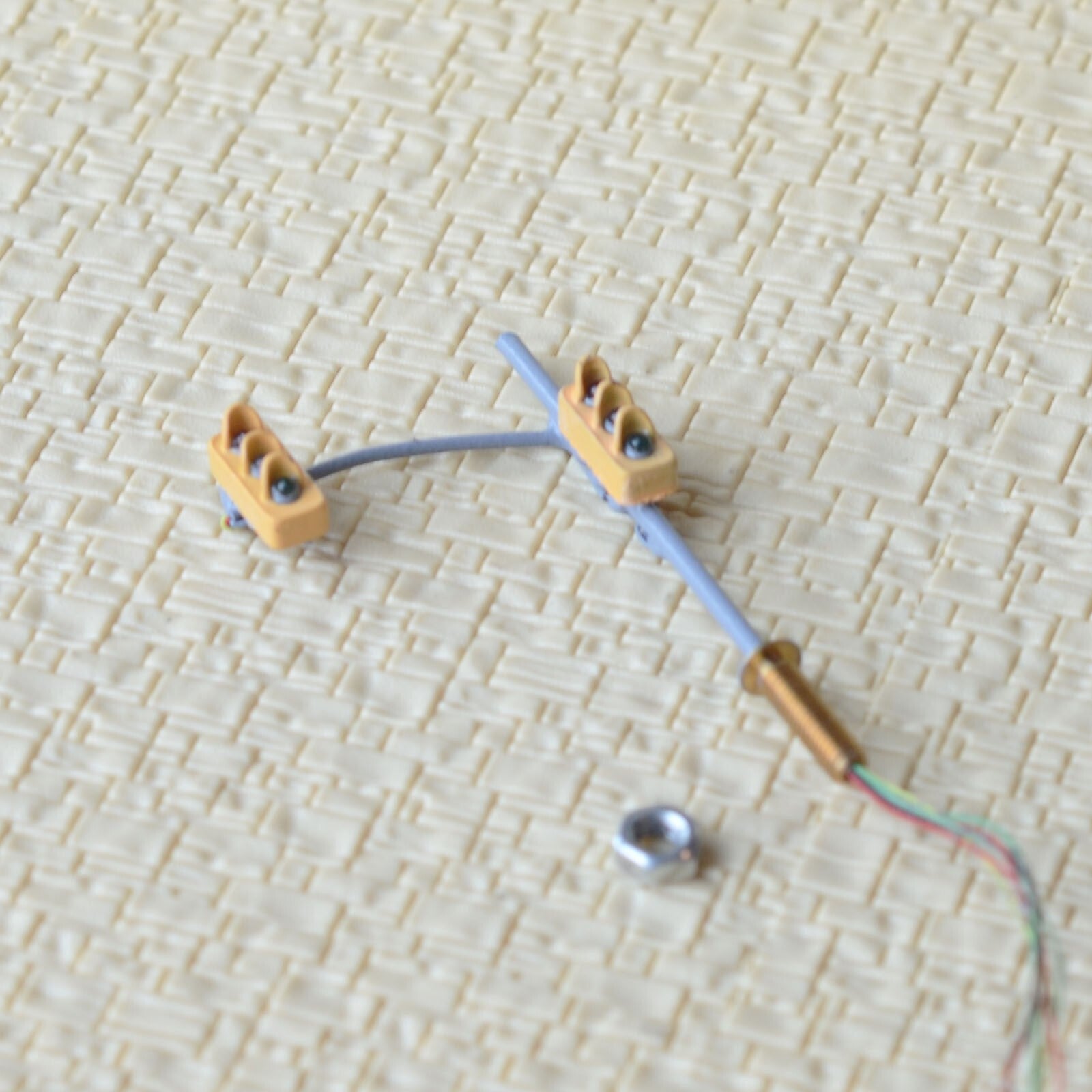 2 x traffic signal light HO OO scale model railroad crossing street light #3P3E