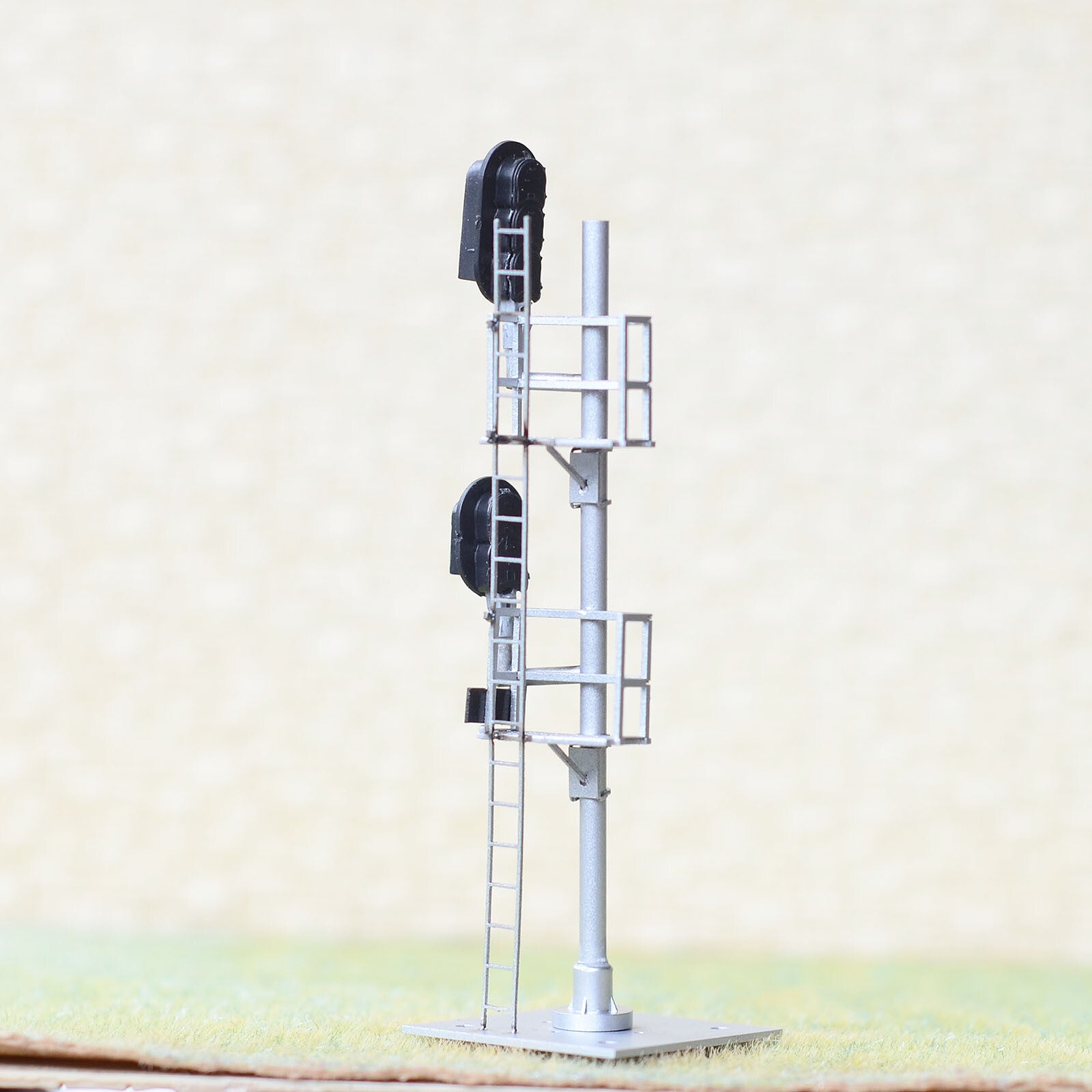 1 x HO scale model 3/2 colors block signal full sunshield metal 2 targets #U3D2