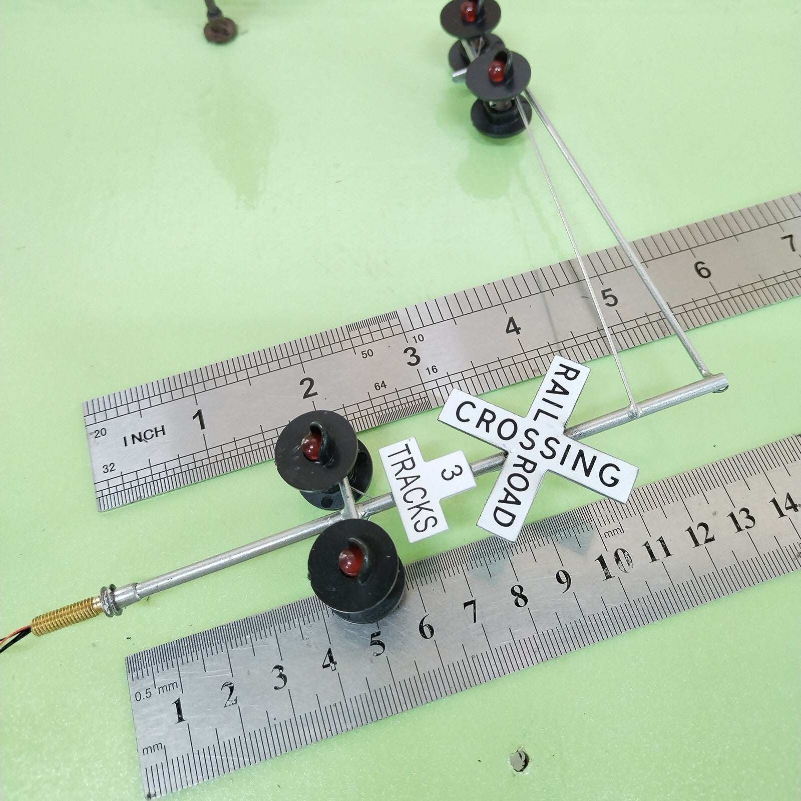 1 x O scale model railroad cantilever grade crossing signal #48C06