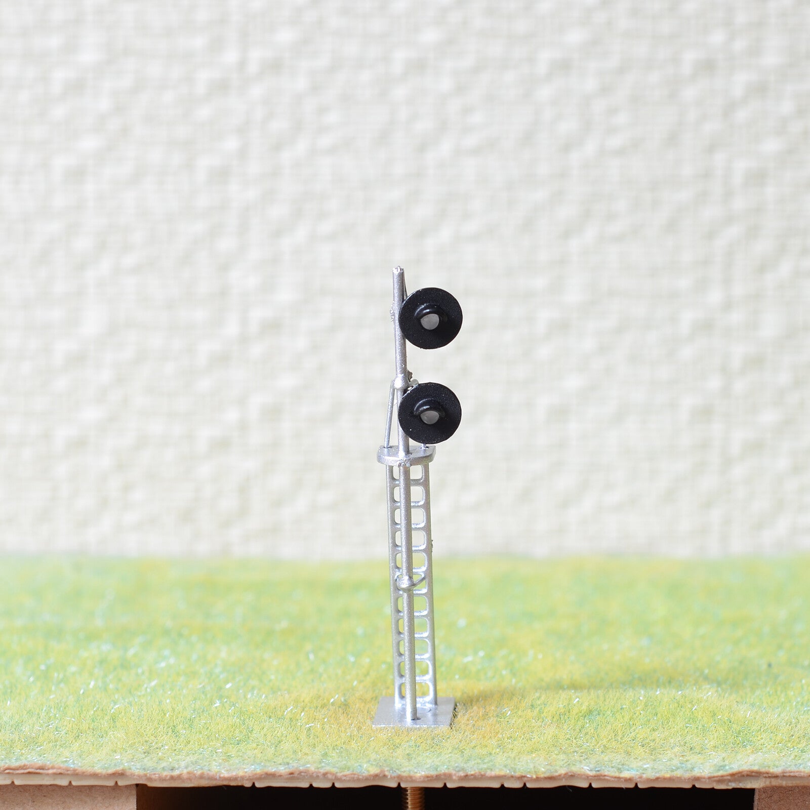 1 x HO scale searchlight block signal model train 2 color LED Red/Green #S2+2