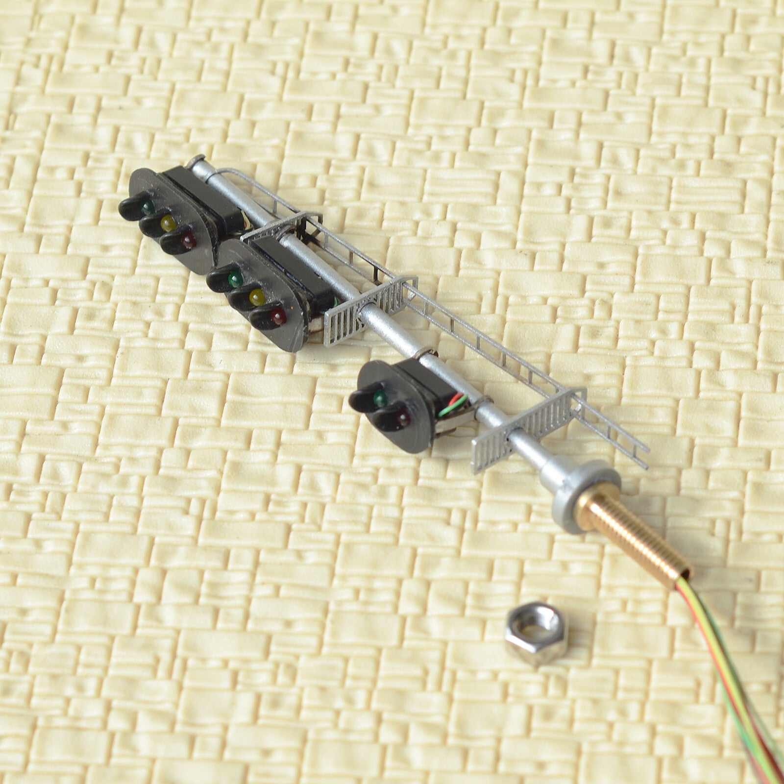 1 x HO scale railroad 3 colors block signal 3 heads for bridge cantilever #NB332