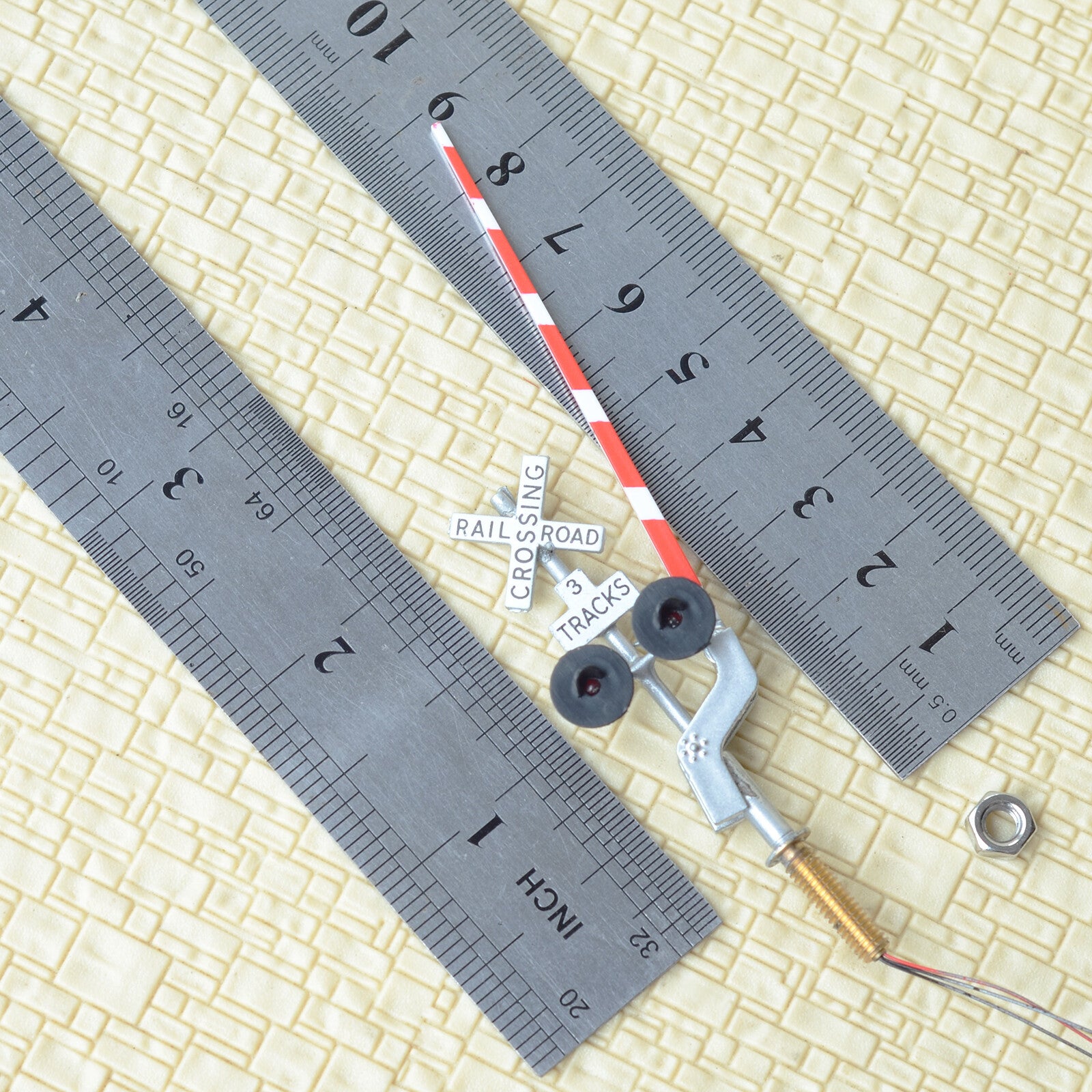 2 x HO scale railroad crossing signal arm gate stop lever flasher 3 tracks #CB23