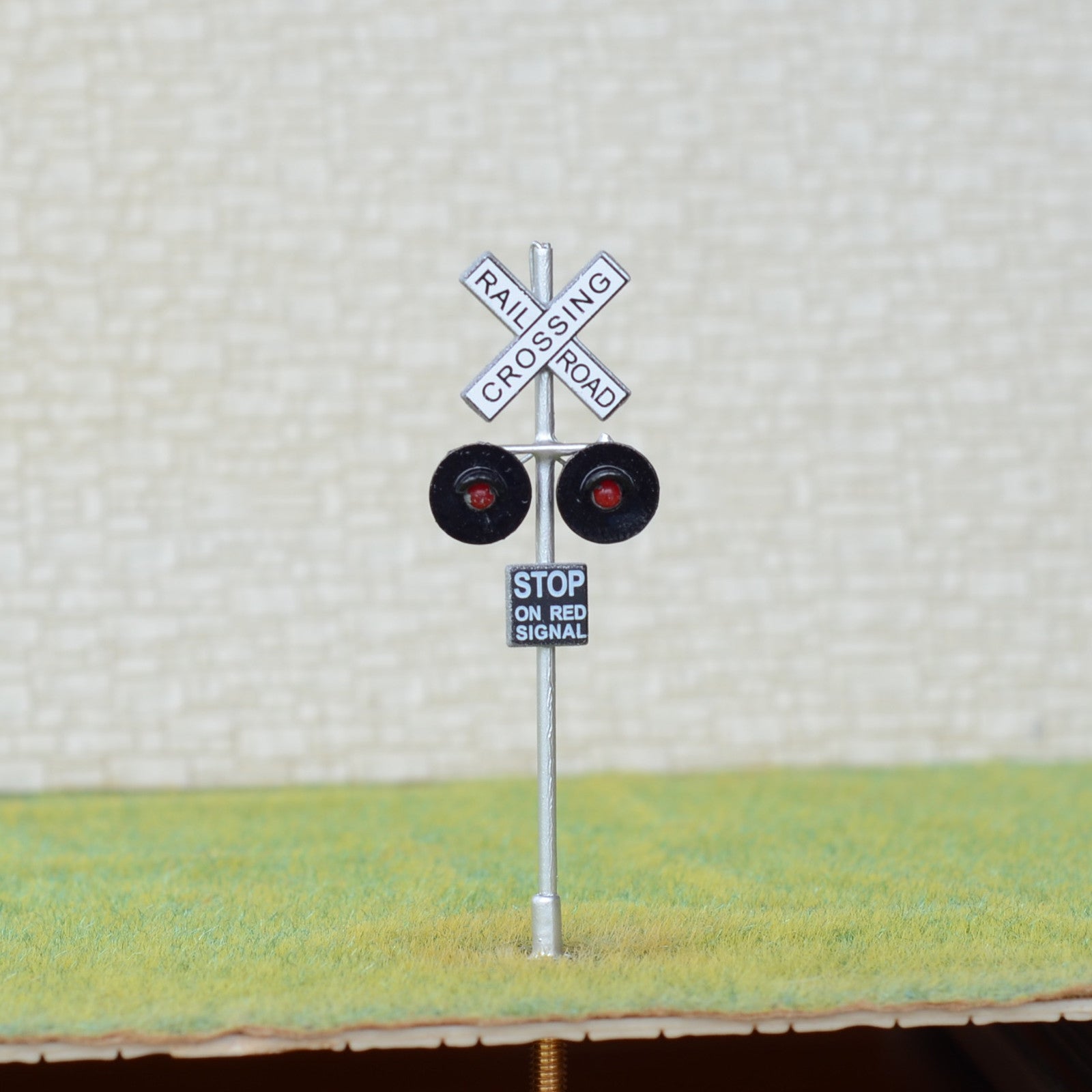 1 x OO / HO Scale railroad crossing signals LED made 2 target faces silver