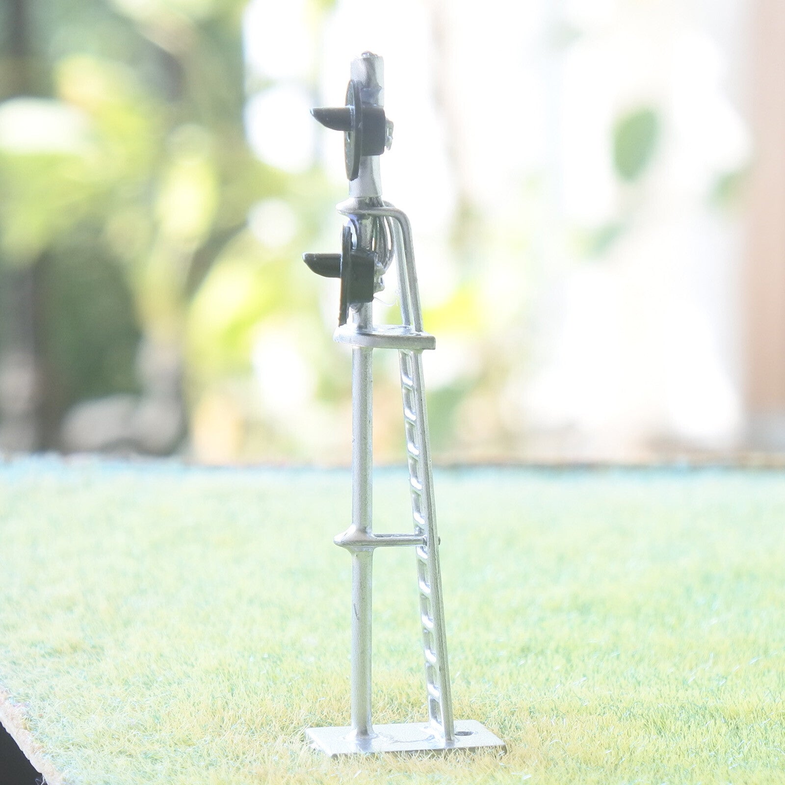 1 x HO scale searchlight interlocking signal block LED tricolor 2 heads silver