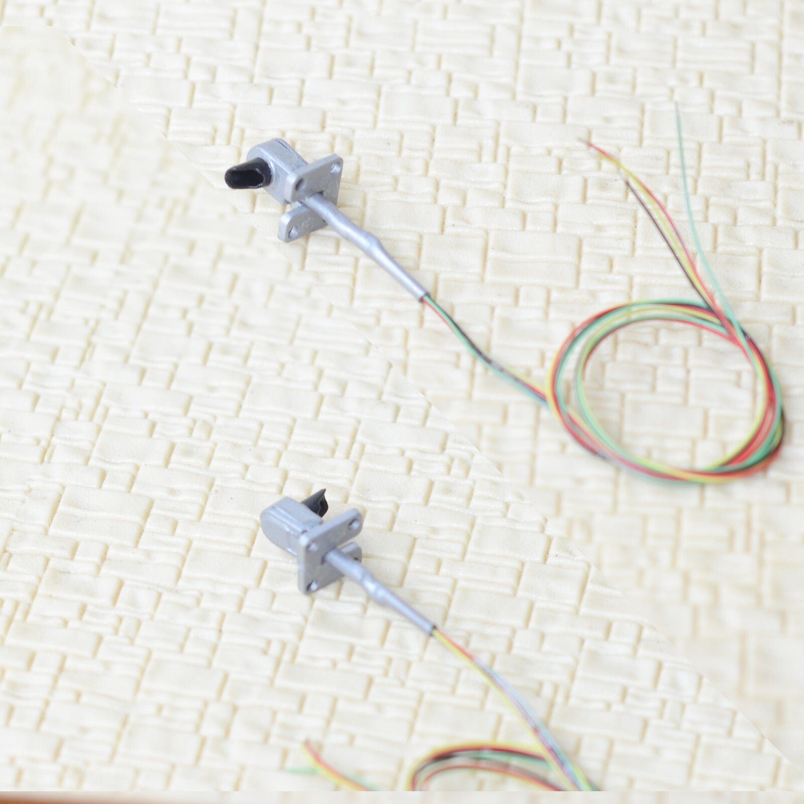 1 x HO scale model railroad tri-color dwarf searchlight ground signal fine #G1