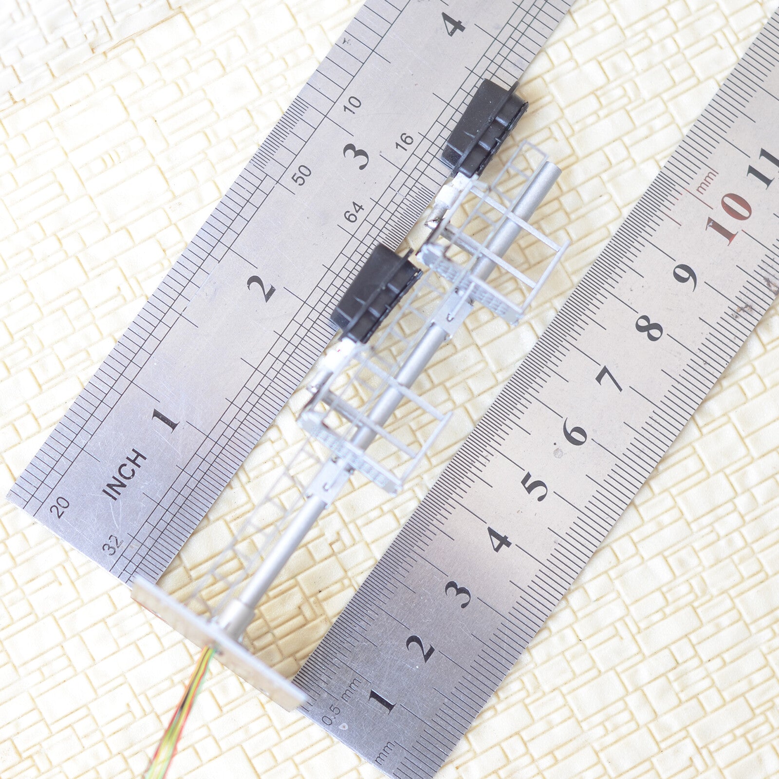 1 x HO scale model 3 colors block signal full sunshield fine metal 2 targets #F2