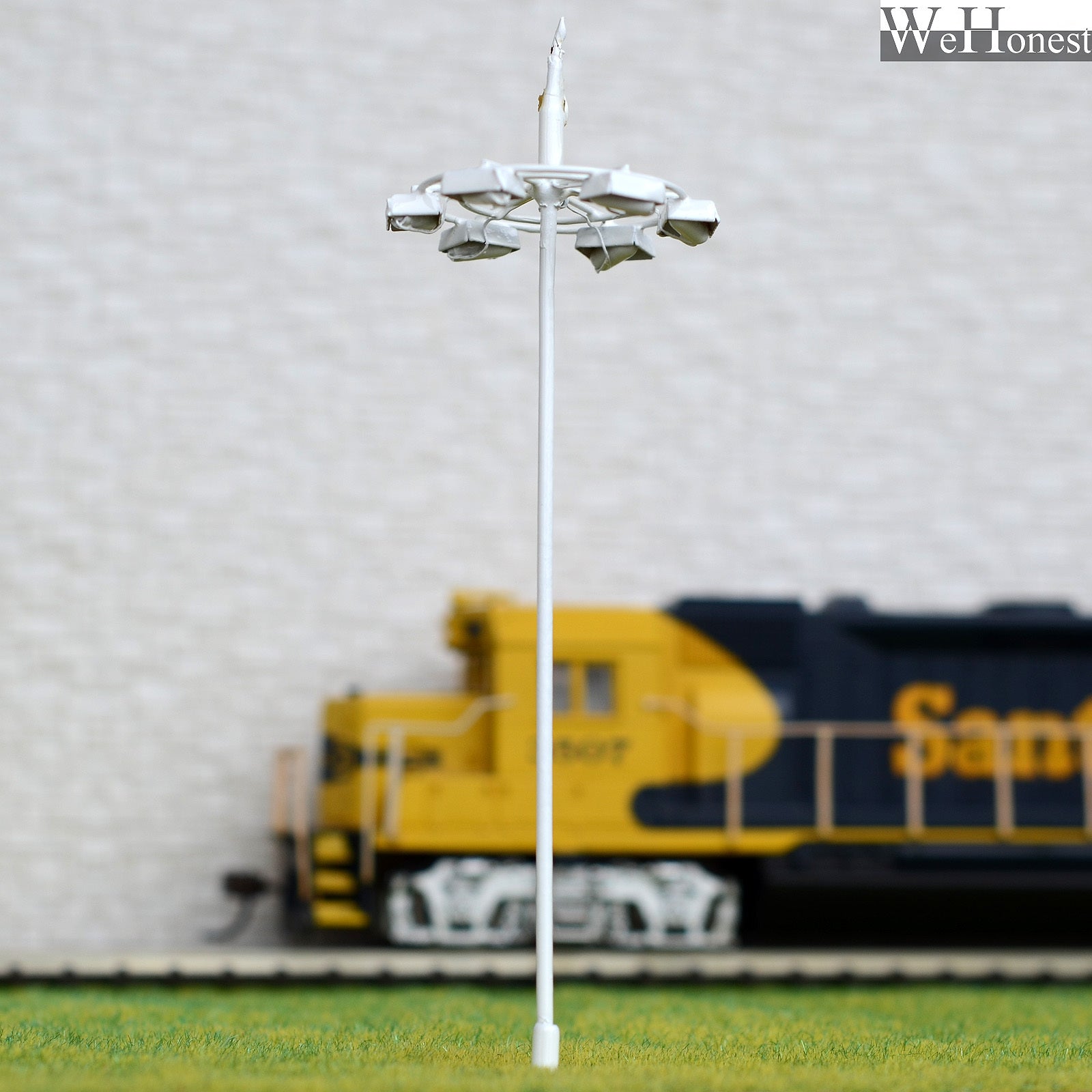 8 pcs OO or HO scale Model Lamp Plaza Lamppost Street Light layout Scenery