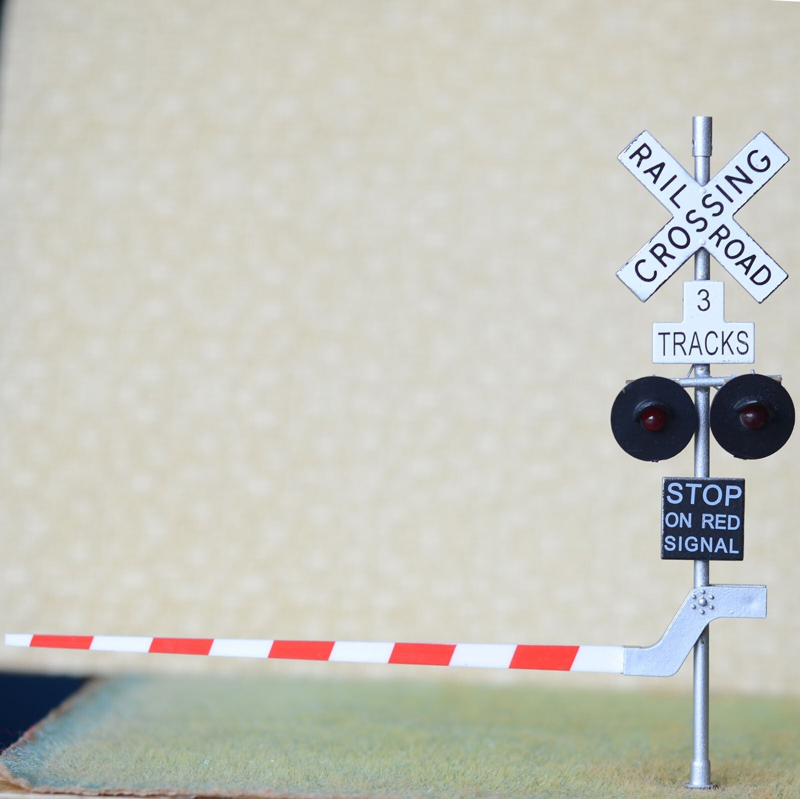 2 x O scale railroad crossing gate signal stop lever 3 tracks + flasher #48S23G
