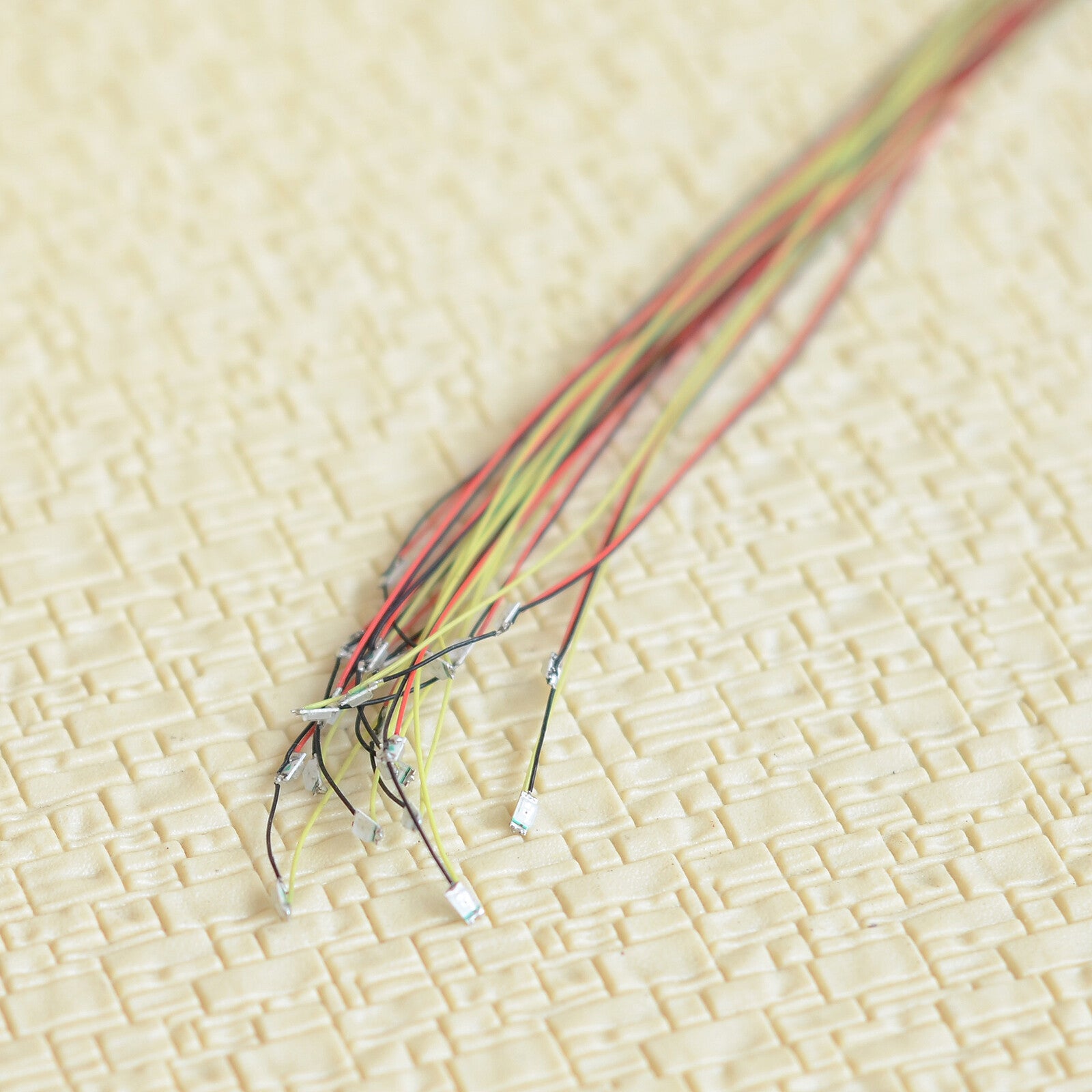 10 x wired SMD LEDs #1530 for Darth Vader style signal fit my target faces #2YG