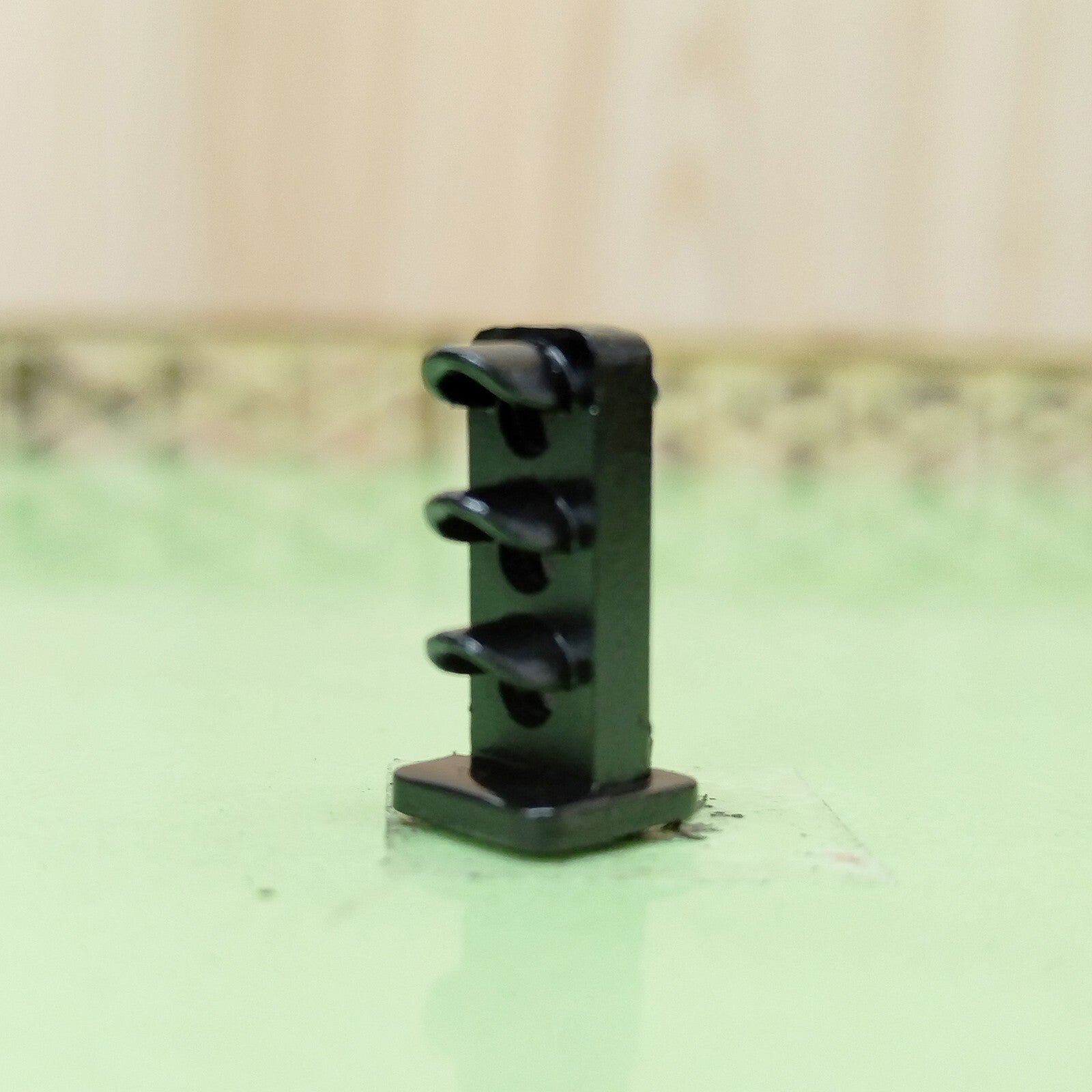 1 x HO scale railroad dwarf searchlight signal ground 3 aspects 3-colors LEDs