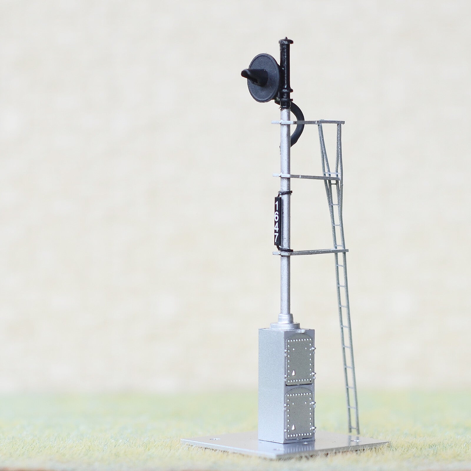 1 x HO scale model railroad tri-colors searchlight signal fine metal cabinet #03