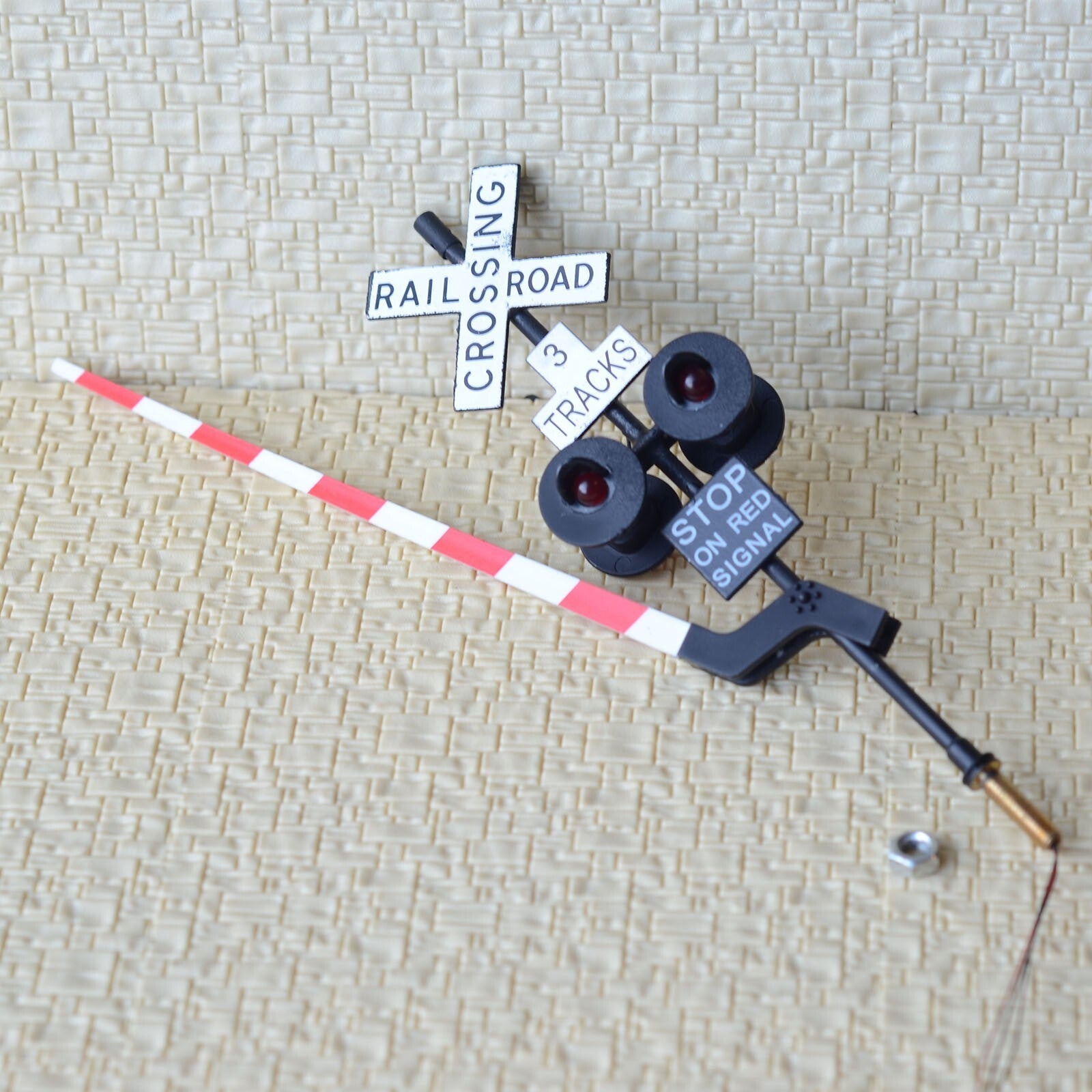 2 x O scale railroad crossing signal gate stop lever 3 tracks + flasher #48B43G