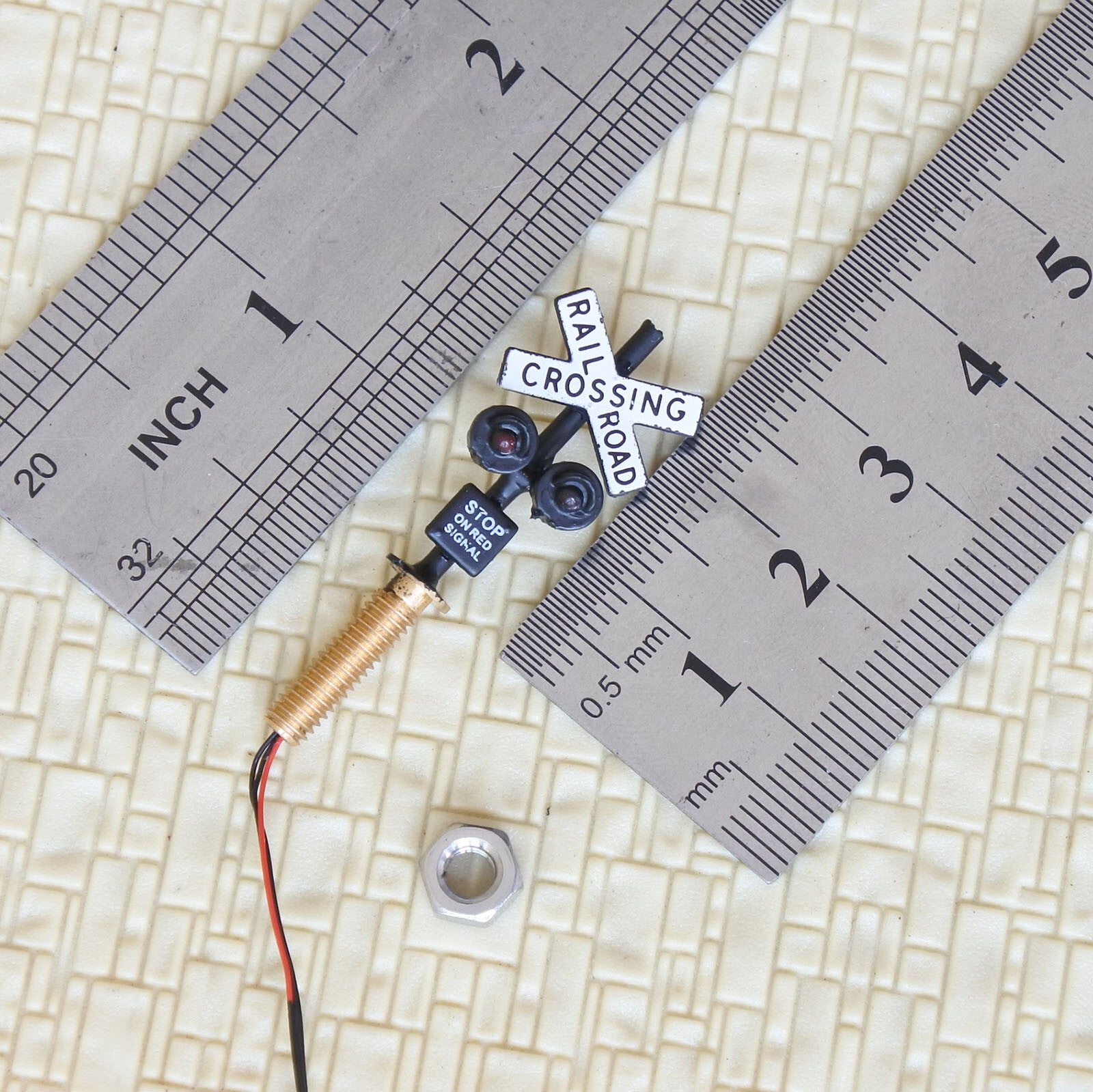 1 x N scale model railroad grade crossing signal light LED made black #csnBL5X