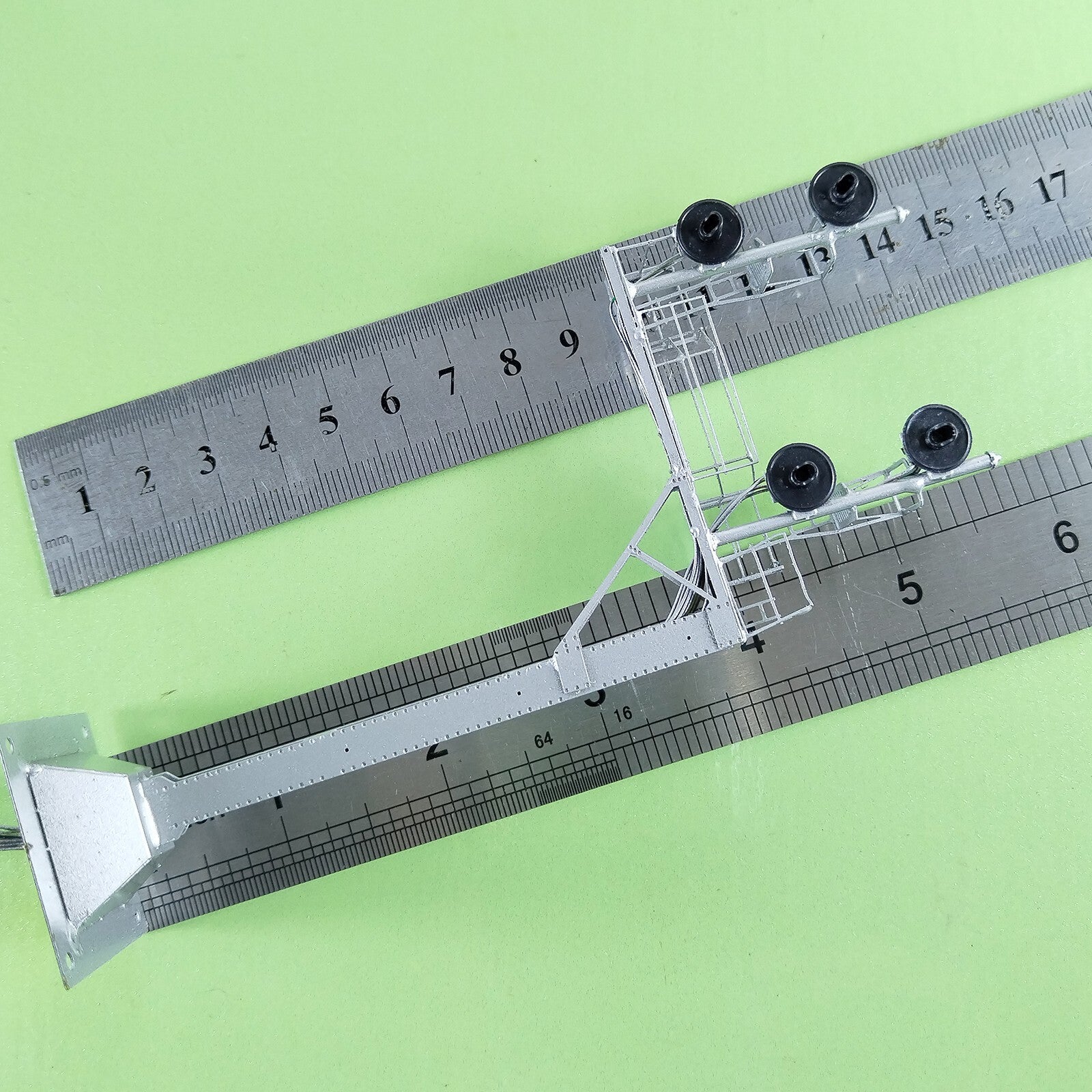 1 x HO scale searchlight cantilever signal tower metal 3-colors 2 tracks #CS22