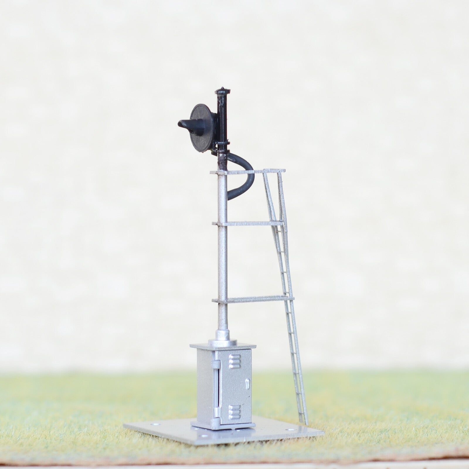 1 x HO scale model railroad tri-lights searchlight signal fine metal cabinet #05