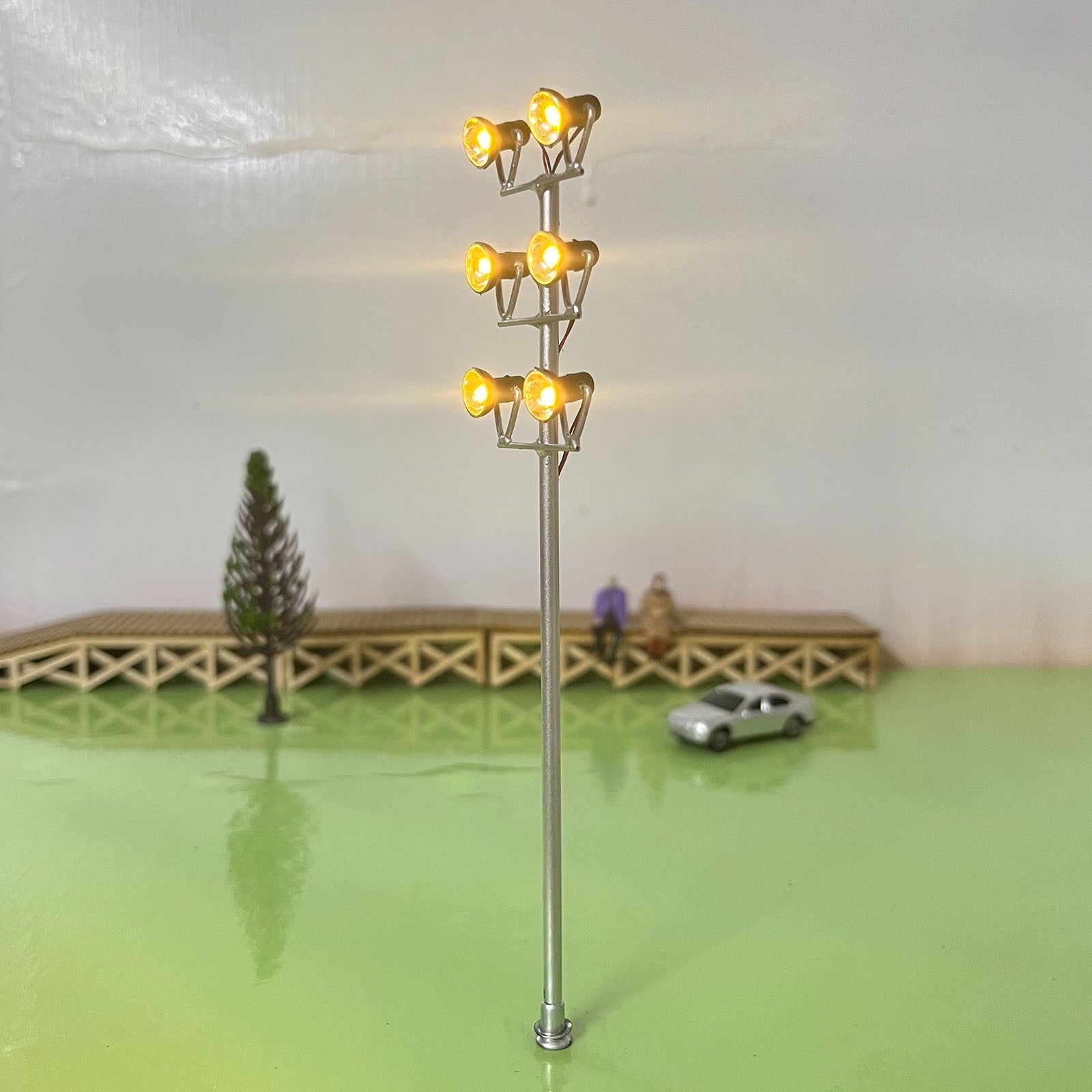 2 x OO / HO Scale LED spotlight plaza limelight projector street light flood #6D