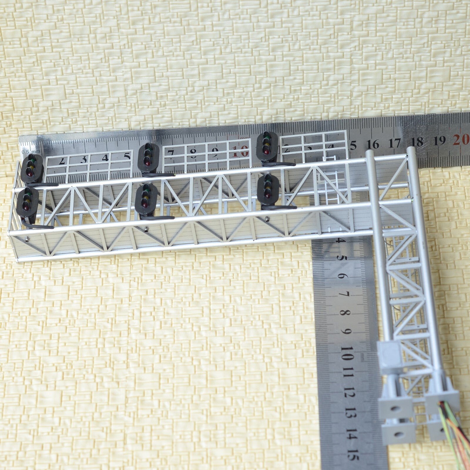 1 x HO scale model 3 colors block cantilever signal bridge 6 aspects steel #CS6B