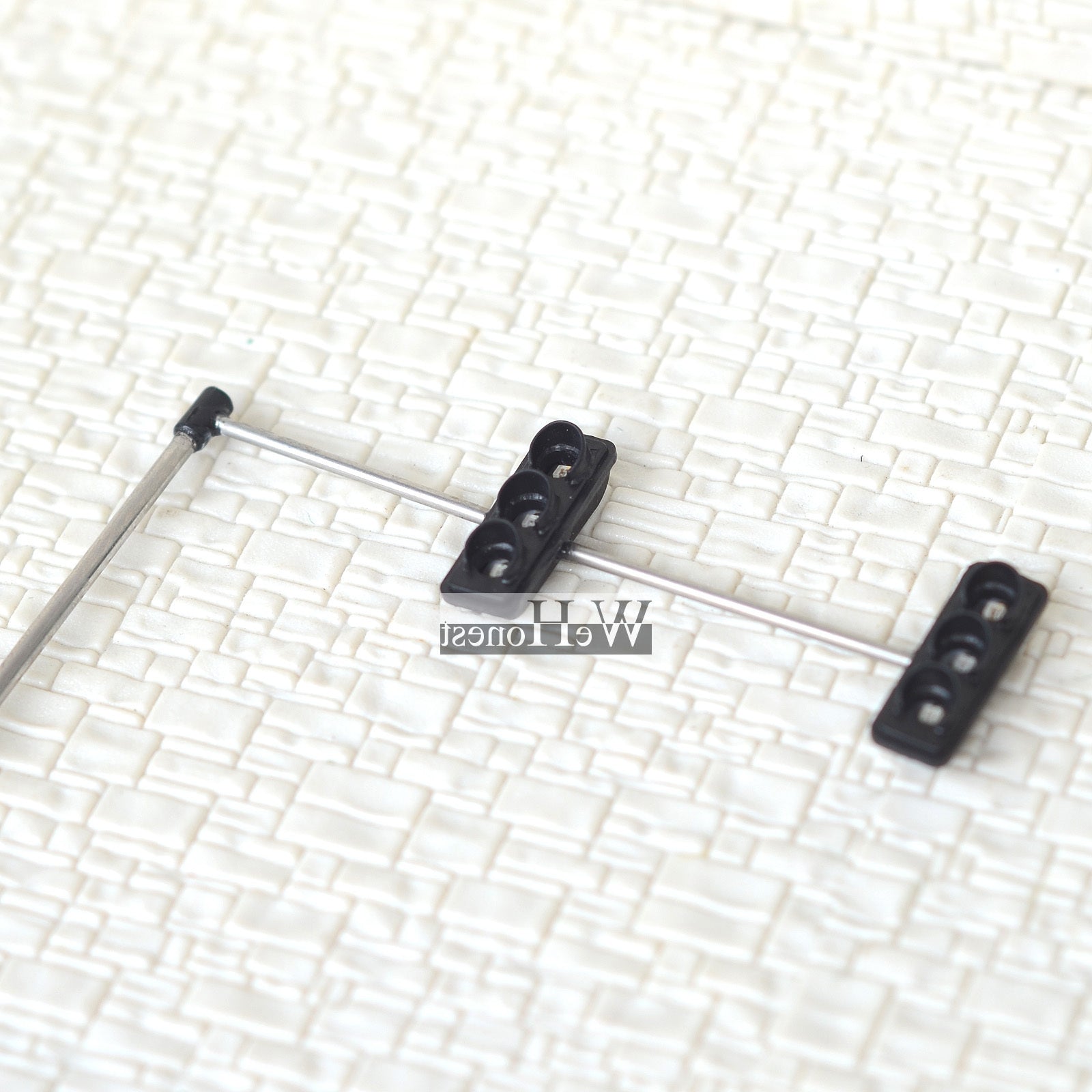 2 x HO / OO Traffic Light Signal LED Model Train crossing pedestrian #4LeftHand