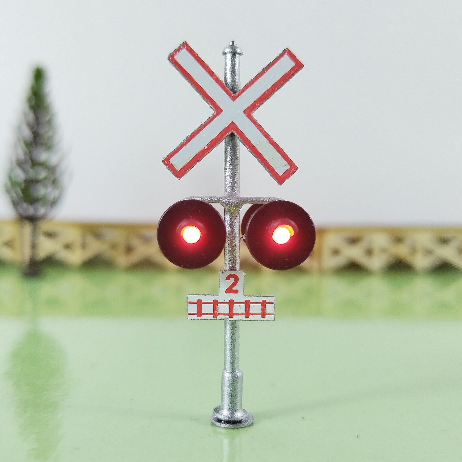 2 x HO scale Canadian railroad grade crossing signals LED made 2 tracks #CCS22