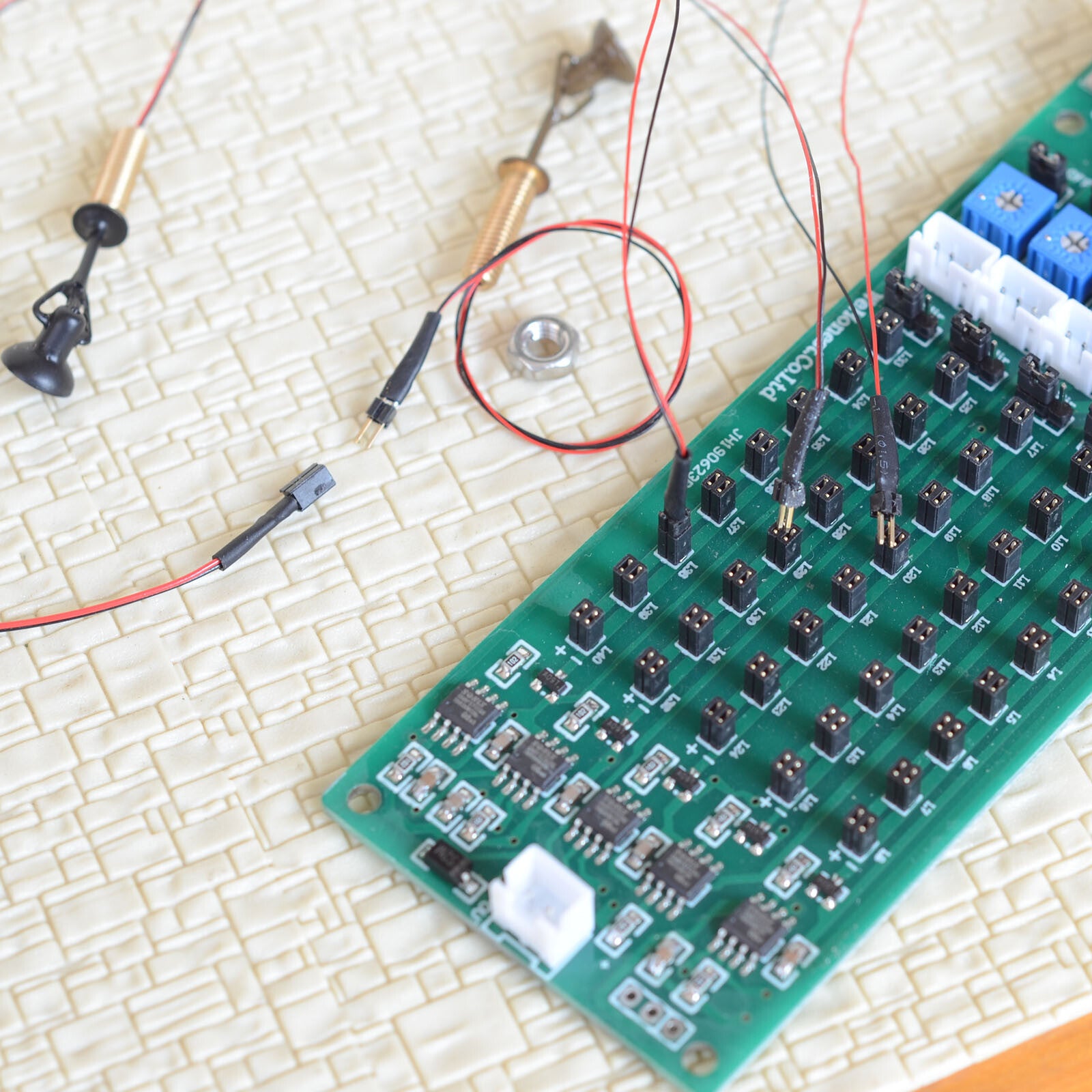 5 x O scale modern street wall lights model LED bracket lamp post (PNP) #R2wSL