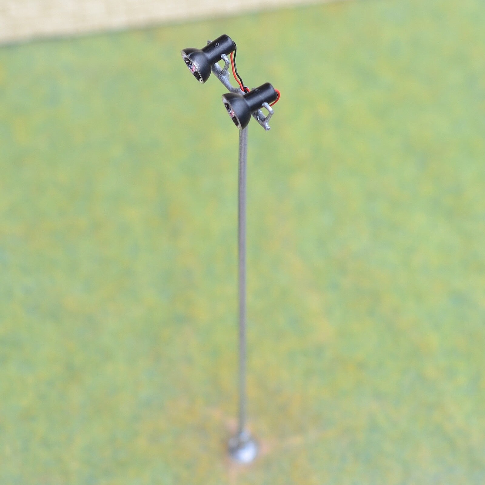 4 x OO / HO Scale LED spotlight model limelight projector street lamp post #13D