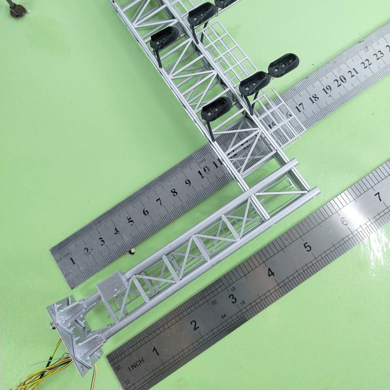 1 x HO scale model Darth Vader cantilever signal 3 tracks steel #CDSO033M333I333