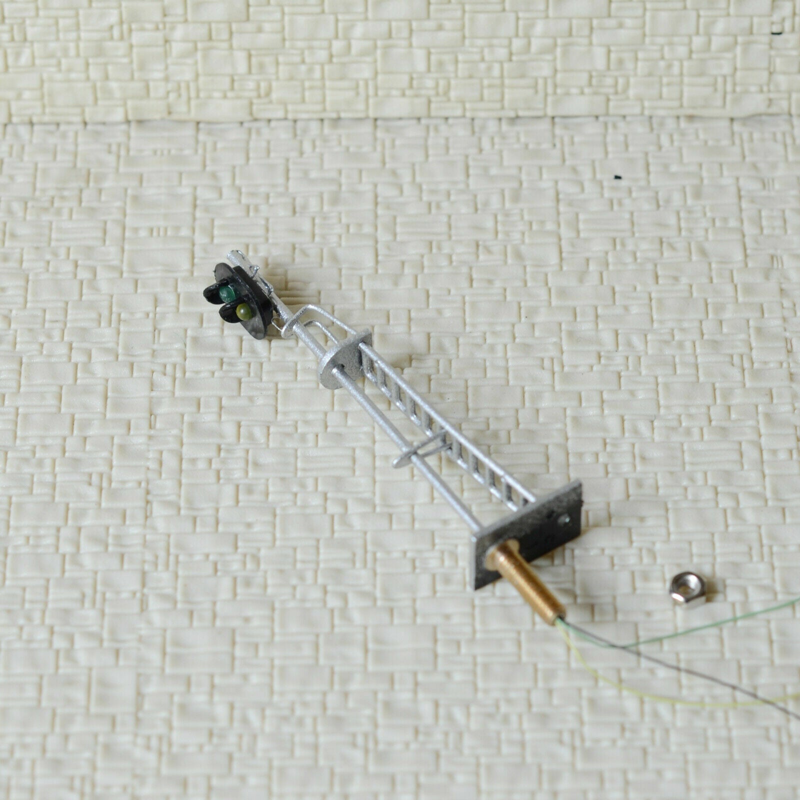 1 x HO /OO scale model railroad block signal LED made 2 aspect green over yellow