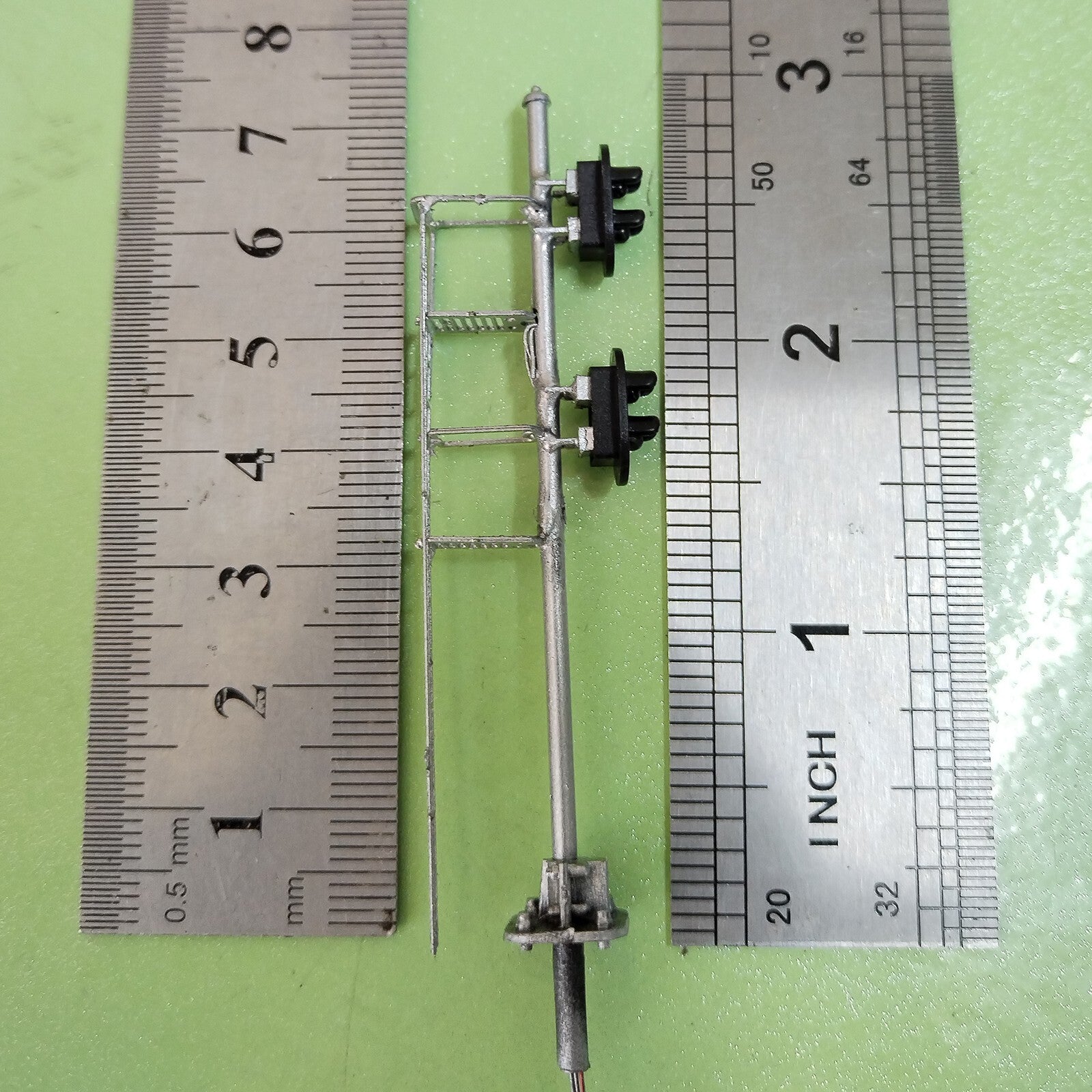 1 x HO scale model railroad 2 heads block signal LED made Green/Red light #K22Ky