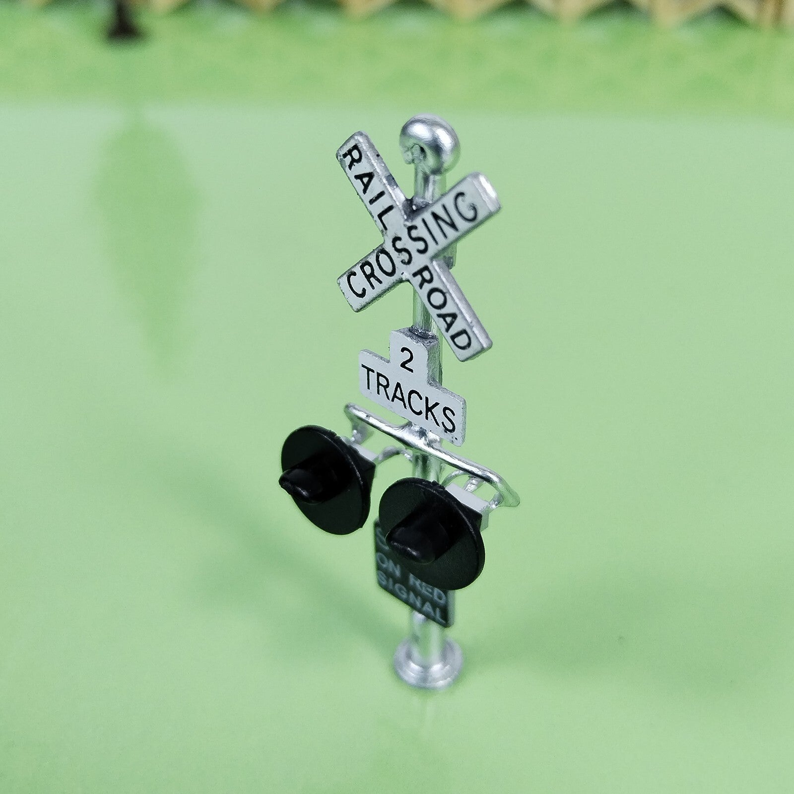 1 x HO scale railroad grade crossing signals LED made with bell sign #SL22WB