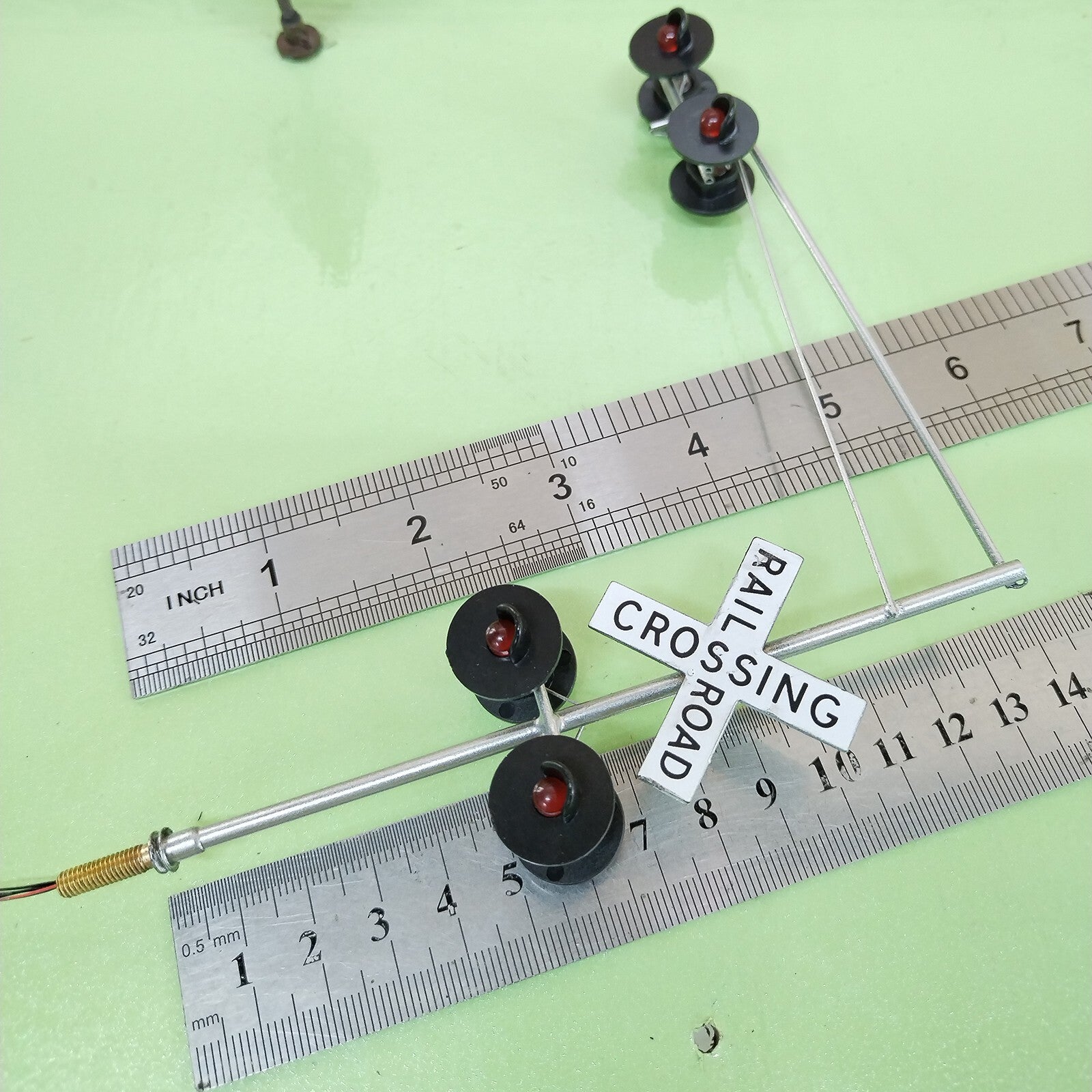 1 x O scale model railroad cantilever grade crossing signal #48C06