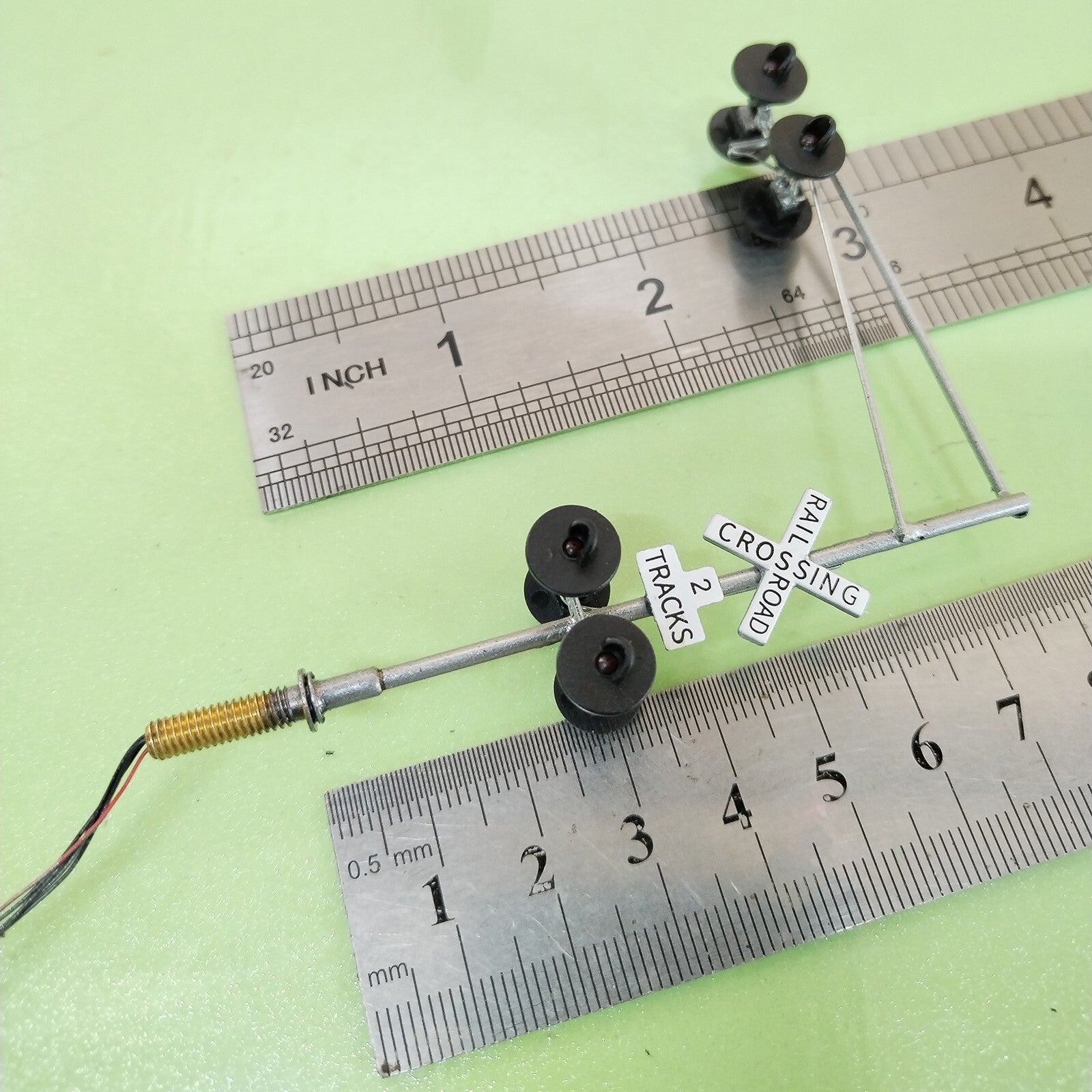 1 x HO scale model railroad cantilever grade crossing signal #C06