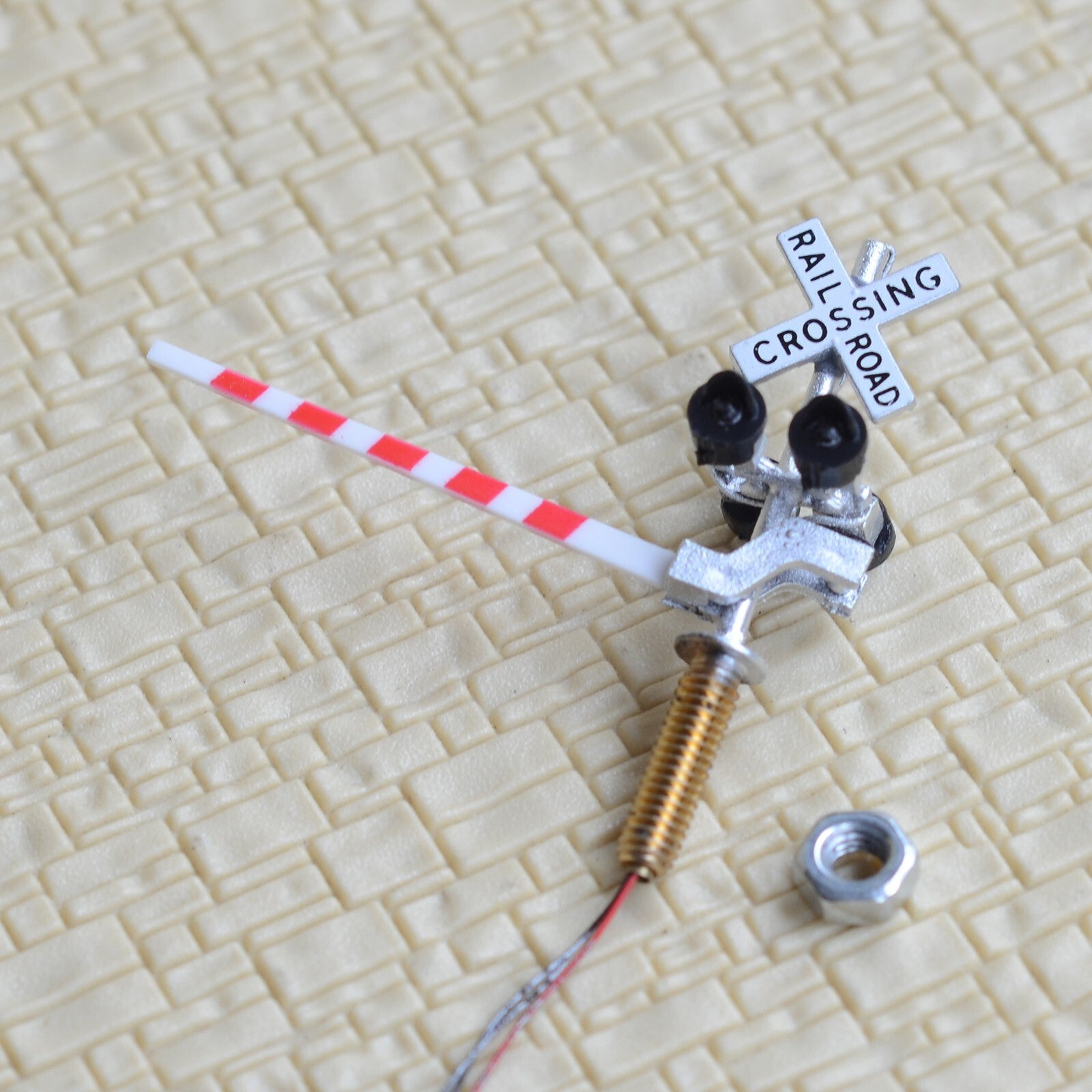 2 x N scale model grade crossing signal gate stop lever 4 heads + flasher #NS40