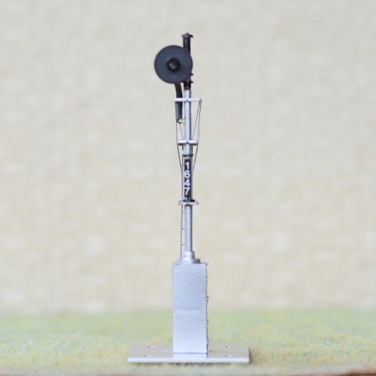 1 x HO scale model railroad tri-colors searchlight signal fine metal cabinet #03