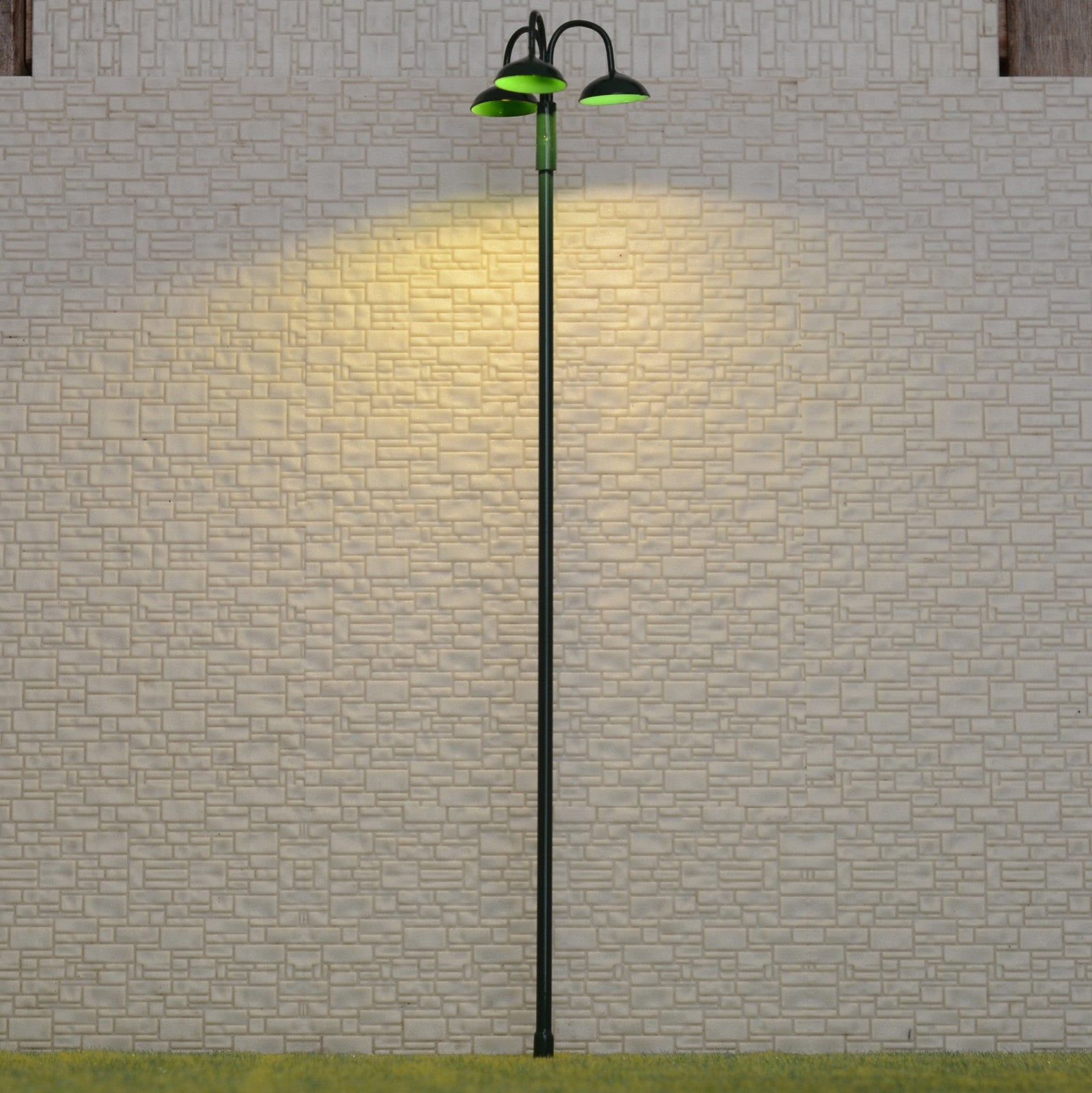 4 x O Scale LED yard light Model train Railroad street station lamp post #703BG