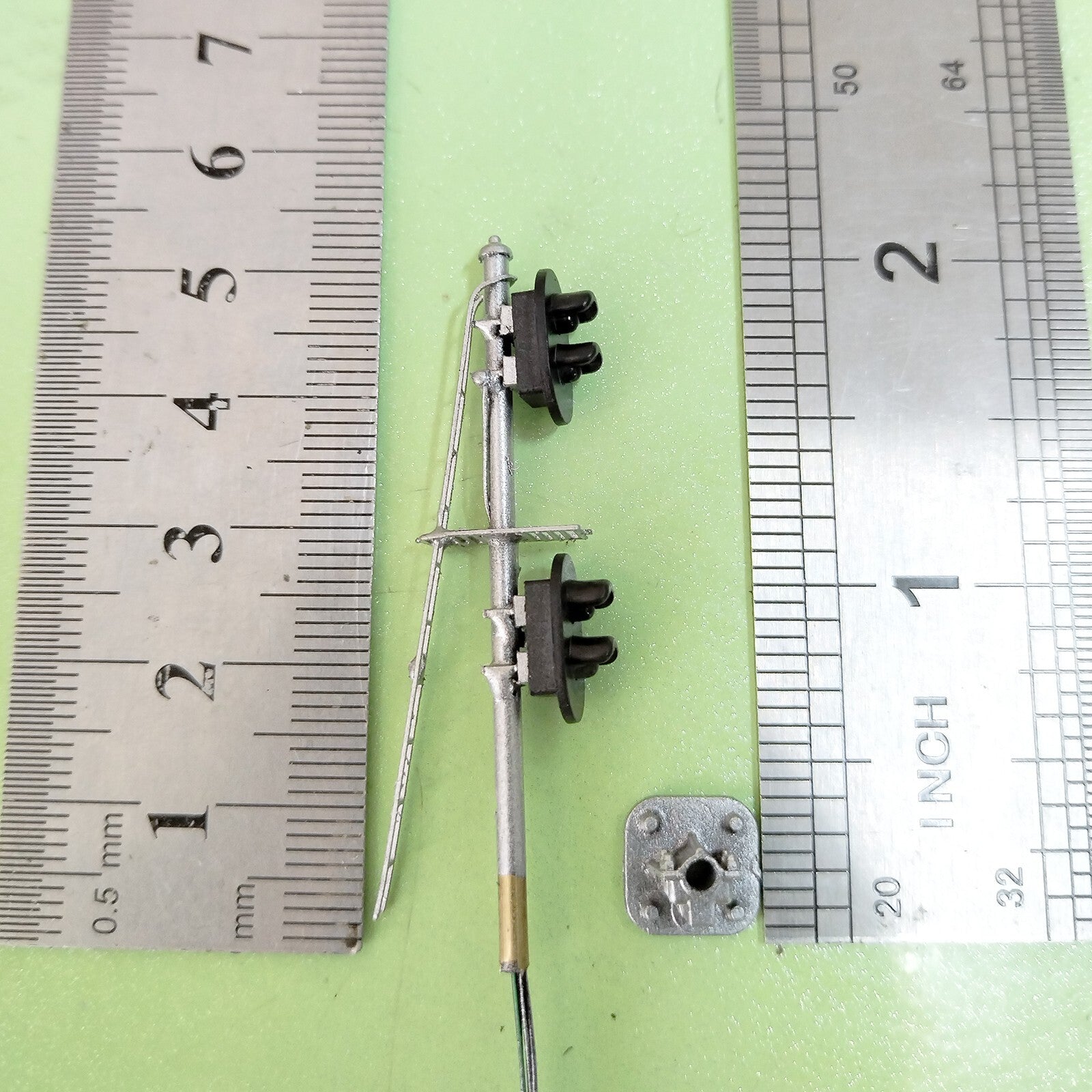 1 x black signal target for cantilever signal bridge making 3 aspects #FB22