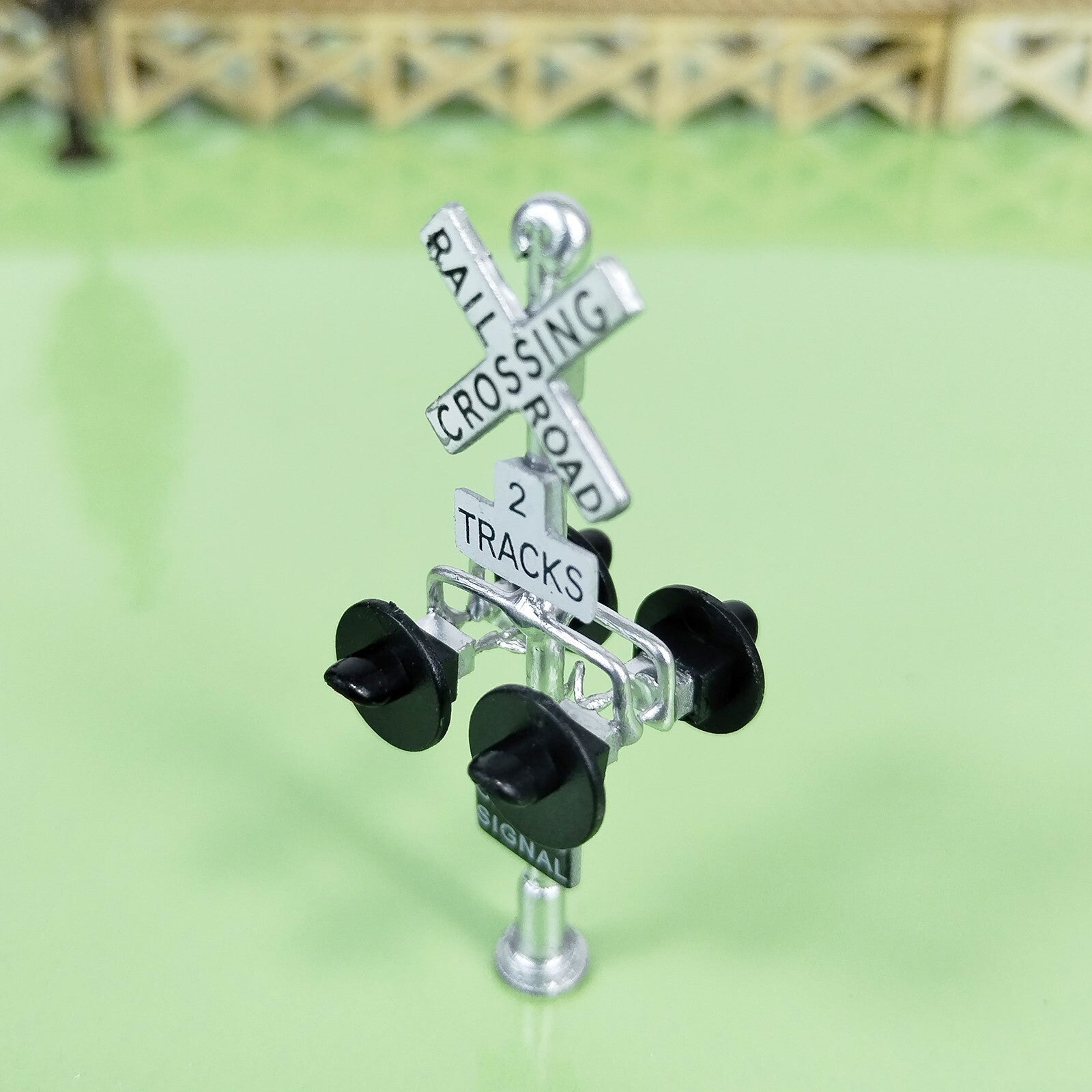 1 x HO scale railroad grade crossing signals LED made with bell sign #SL42WB