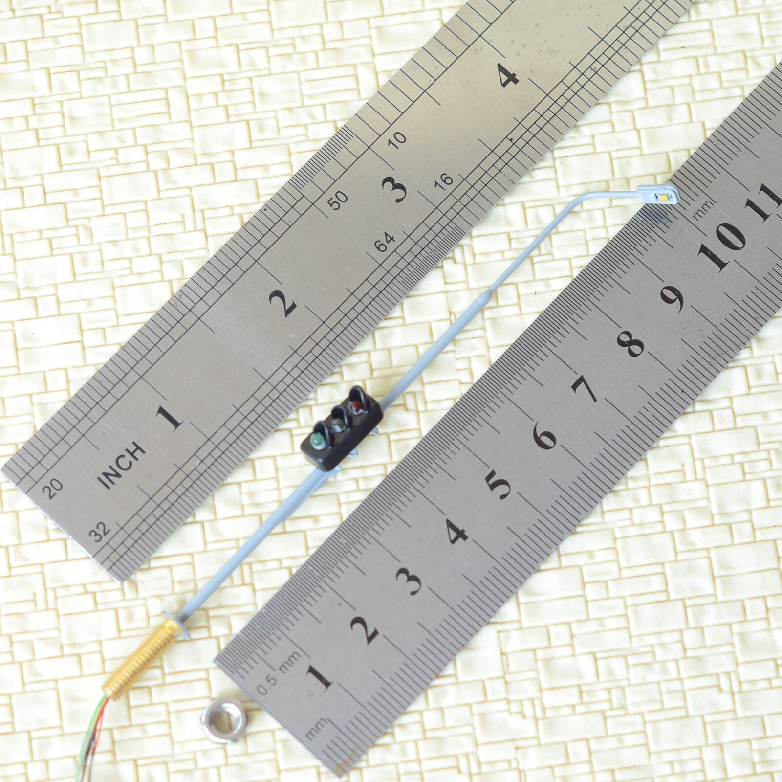 2 x HO / OO scale model railroad traffic signal combined street light #col1TB