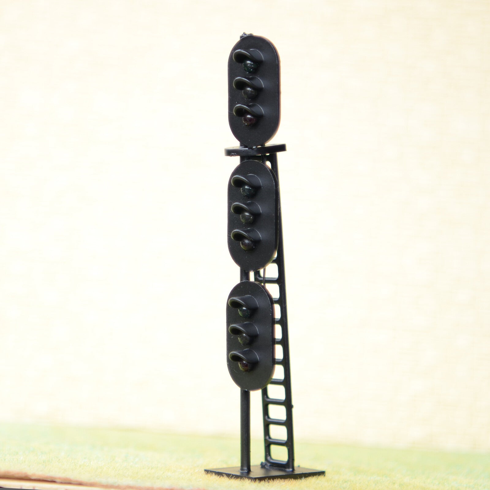 1 x O scale railroad block signals 3 target faces 3 aspects green/yellow/red