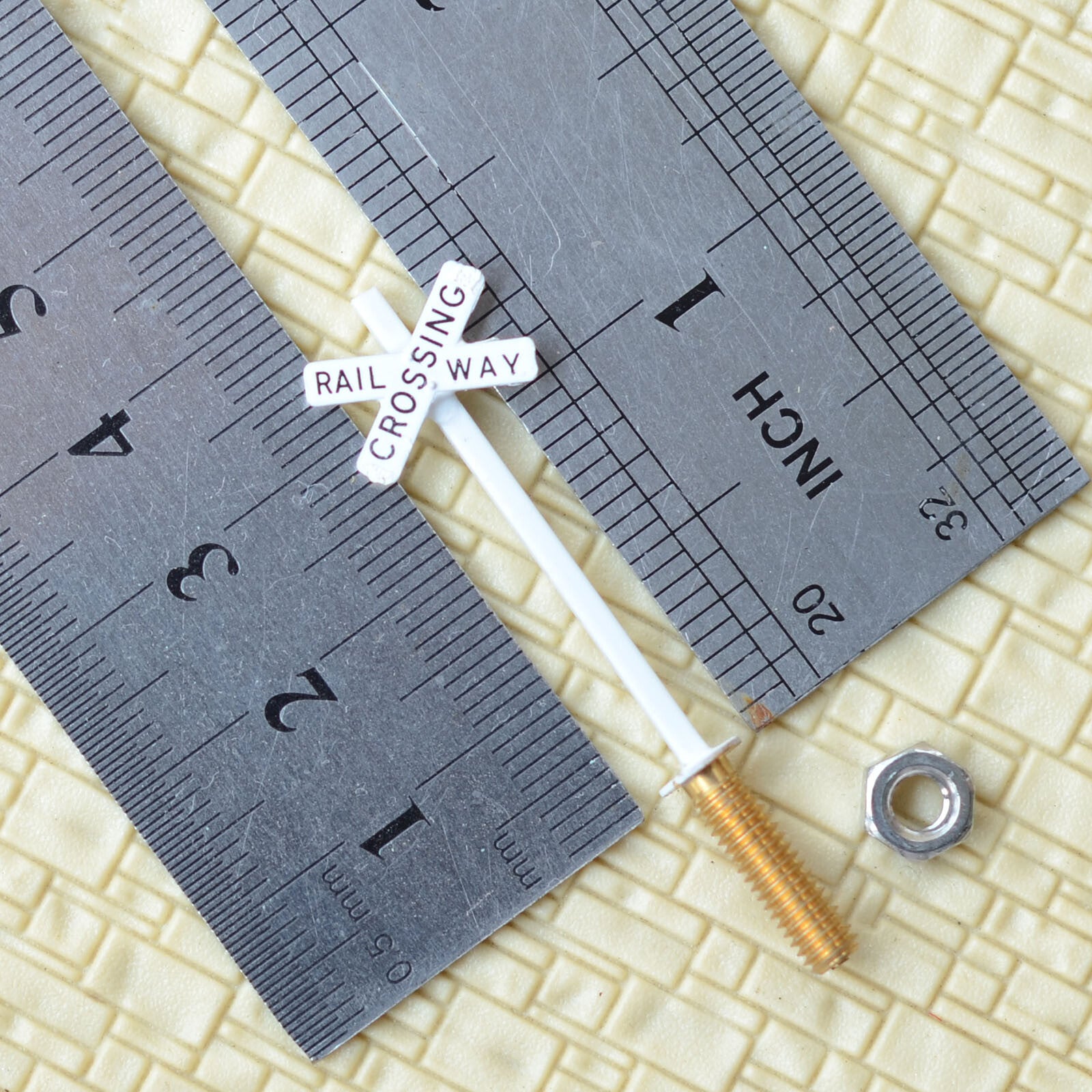 2 x HO scale railroad crossing warning sign CROSSBUCKS multi tracks metal #RX