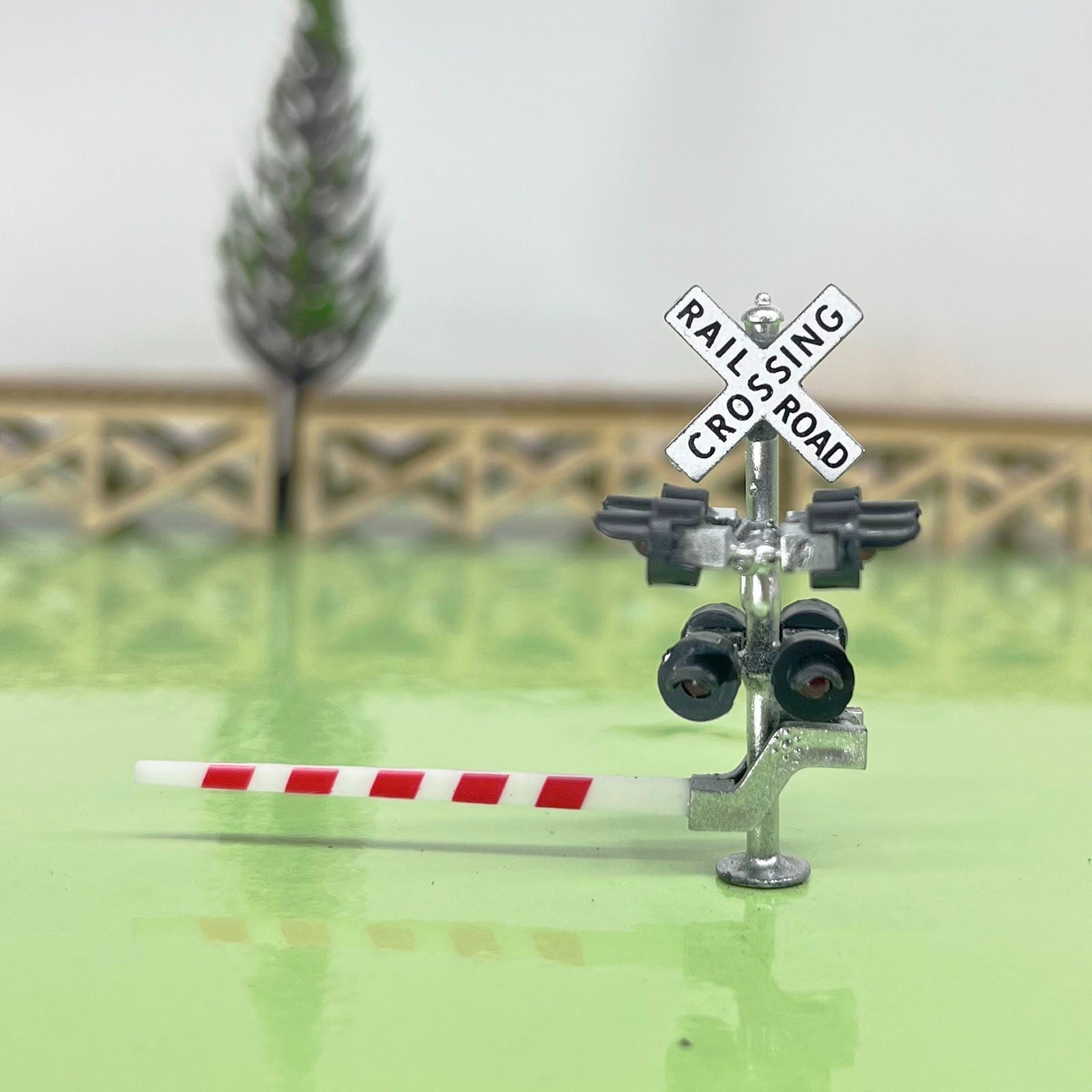 1 x N scale model cantilever grade crossing signal gate barrier arm #NC04DA