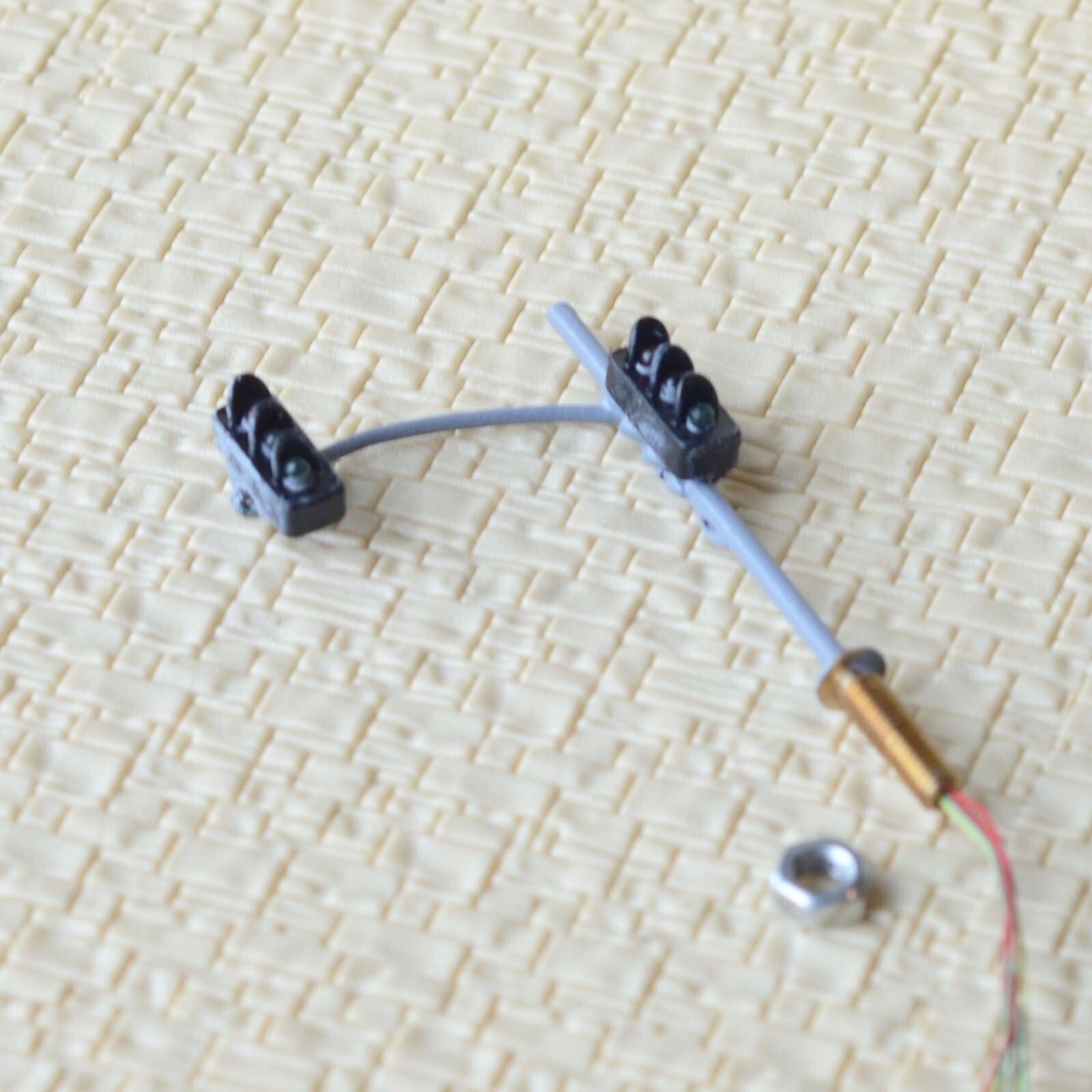 2 x traffic signal light HO OO scale model railroad crossing street light #3P3E