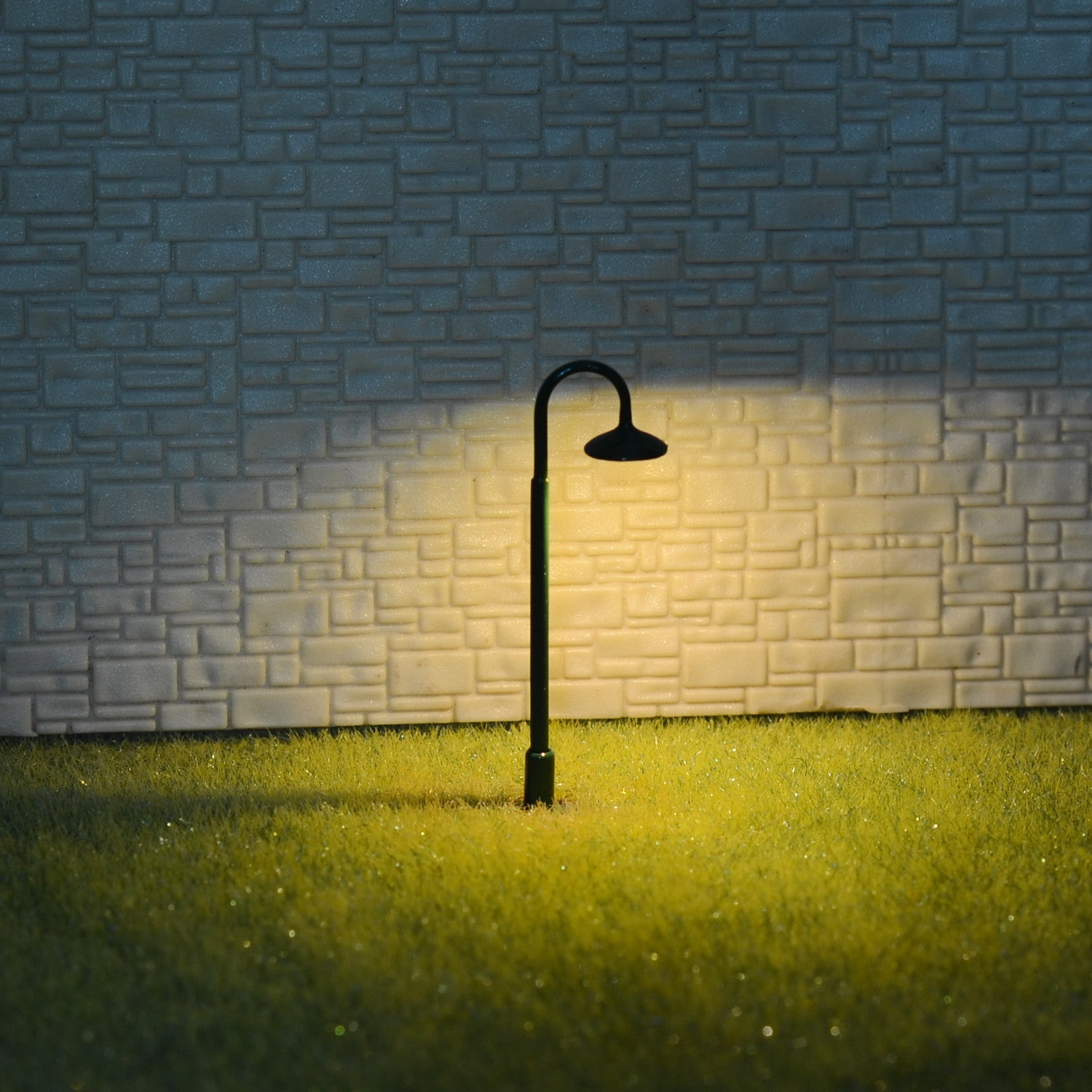 5 x OO / HO scale LED station light model train street path lamp post #705sBL