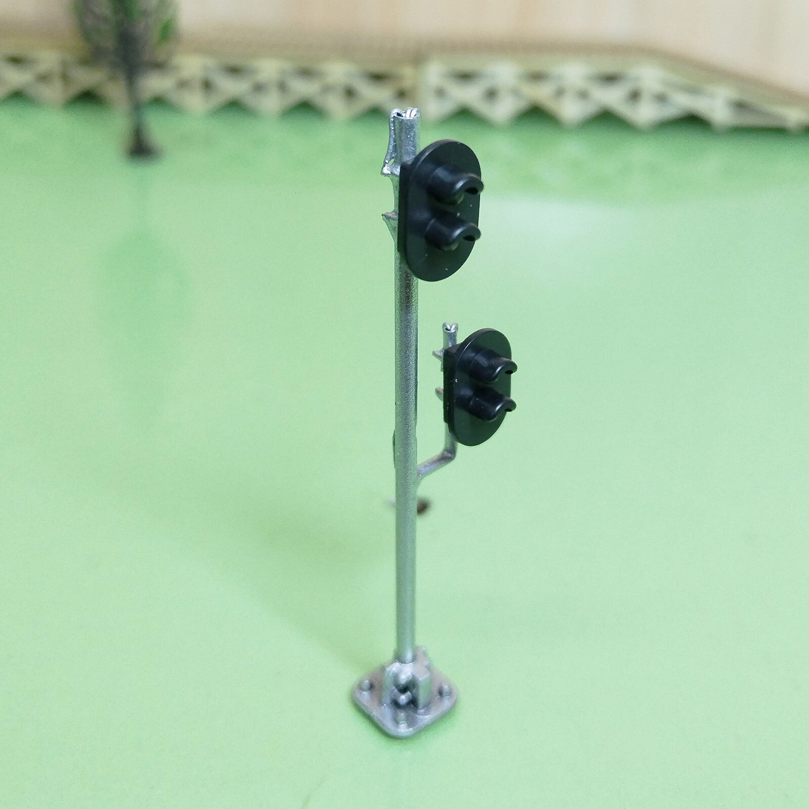 1 x HO scale model railroad 2 colors block signal 2 arms 2 aspects #BS2A