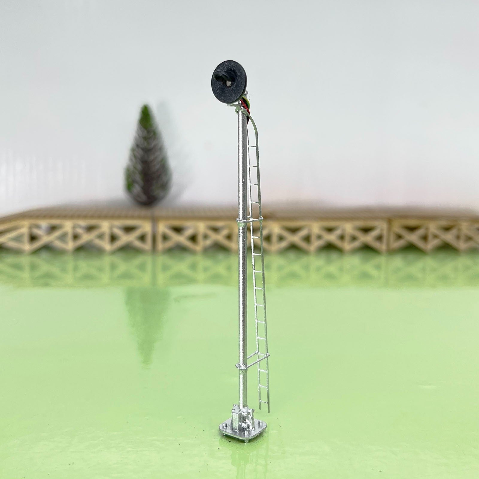 1 x HO scale model railroad tri-color searchlight signal LED metal #DL01skSL