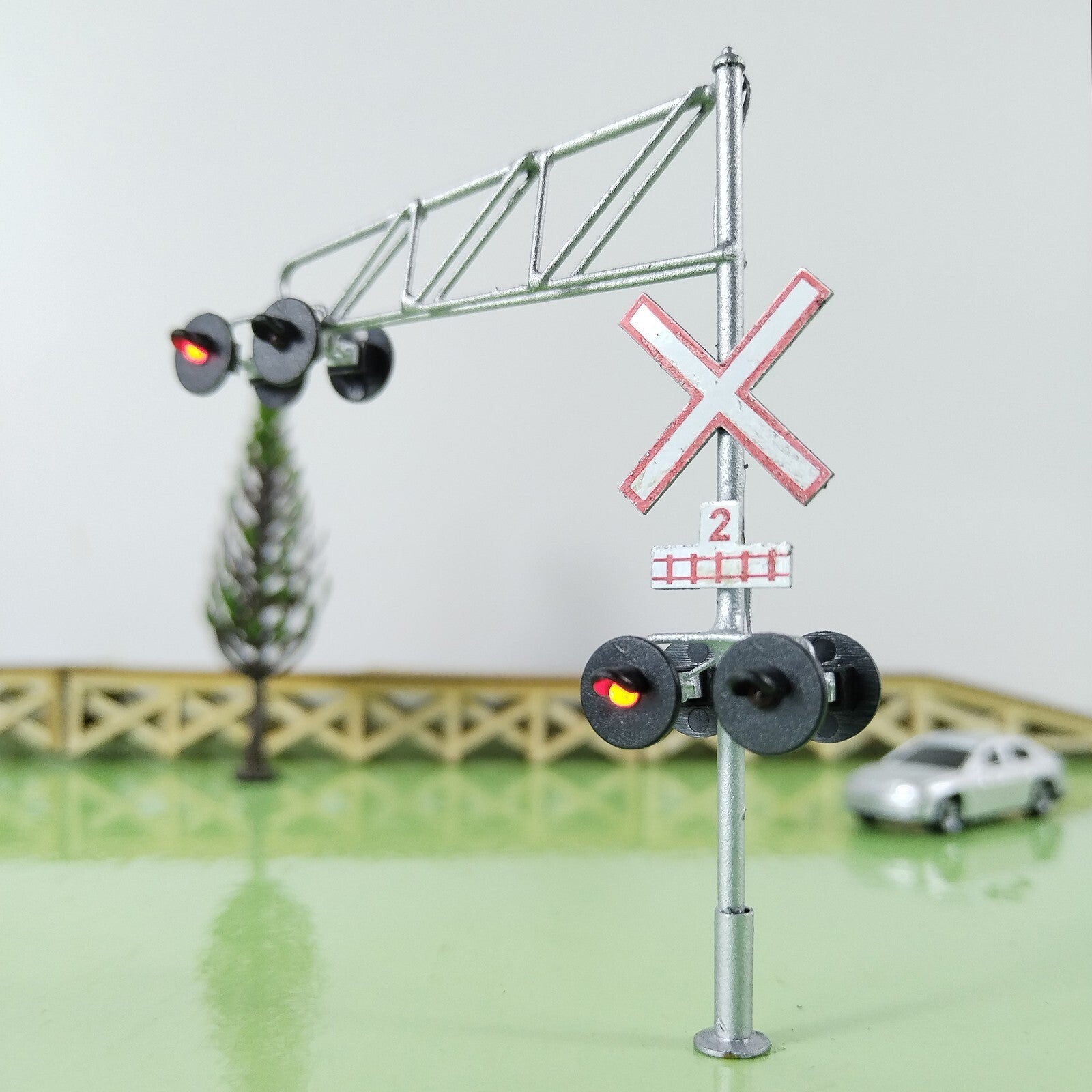1 x HO scale railroad Canada cantilever grade crossing signal 2 TACKS #CA27