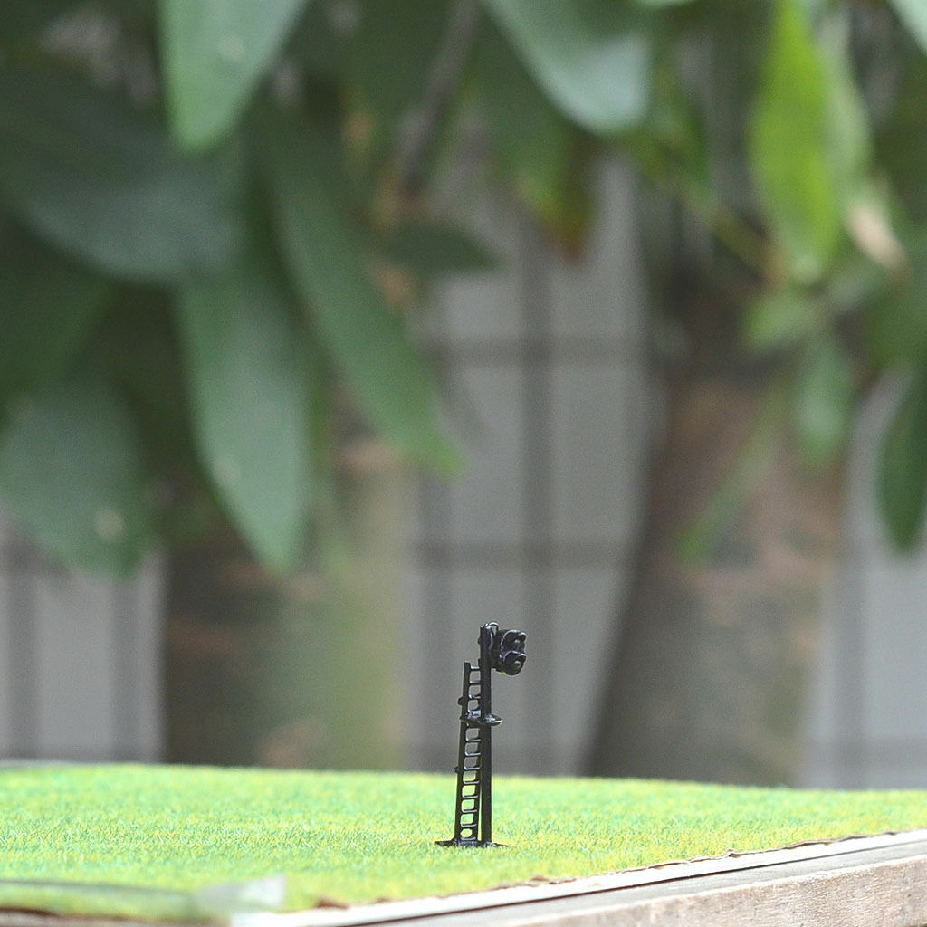 4 x N scale model railroad 2 aspects block signals 12V LEDs made Green/Yellow