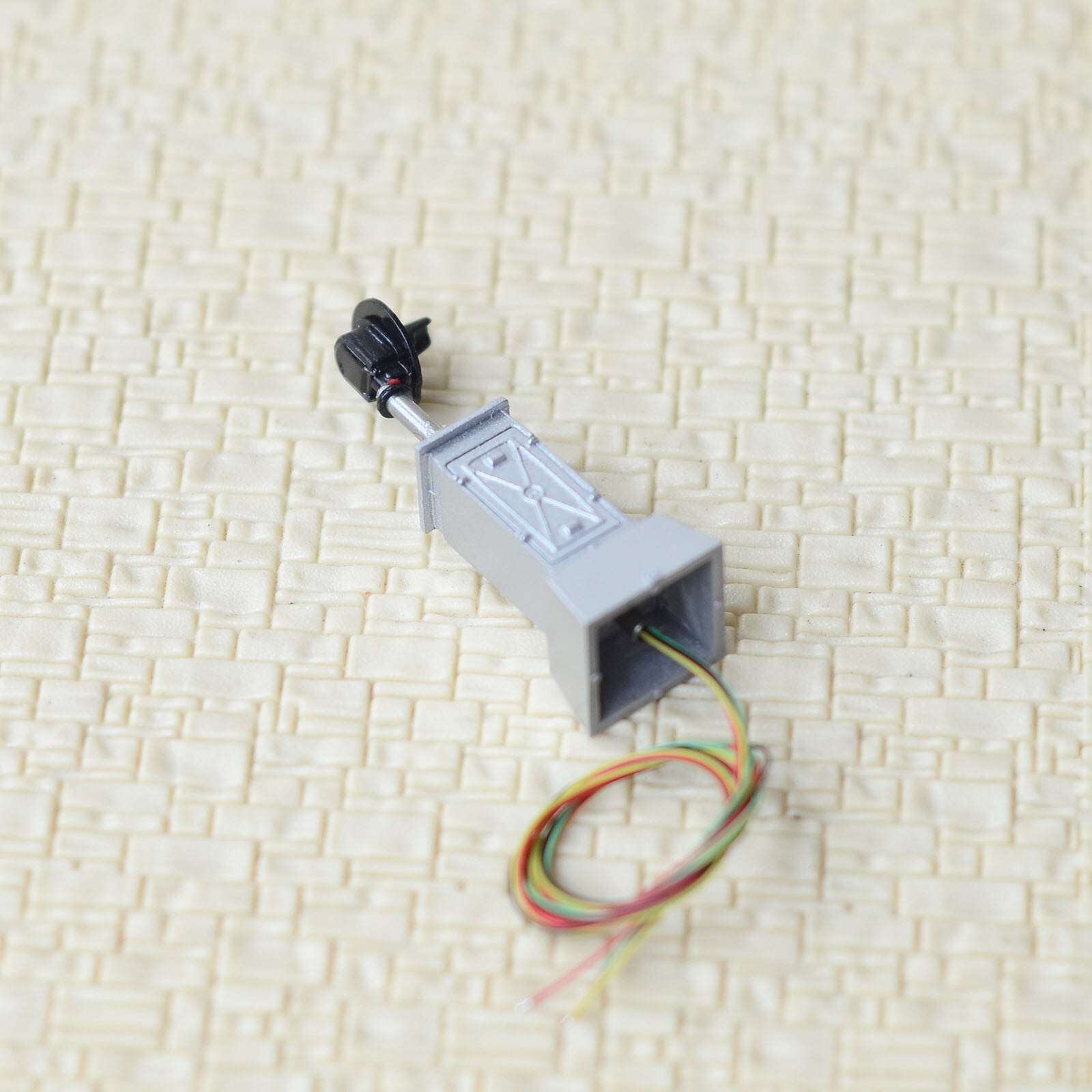 1 x HO scale model railroad 3-colors lower searchlight ground signal fine #L1