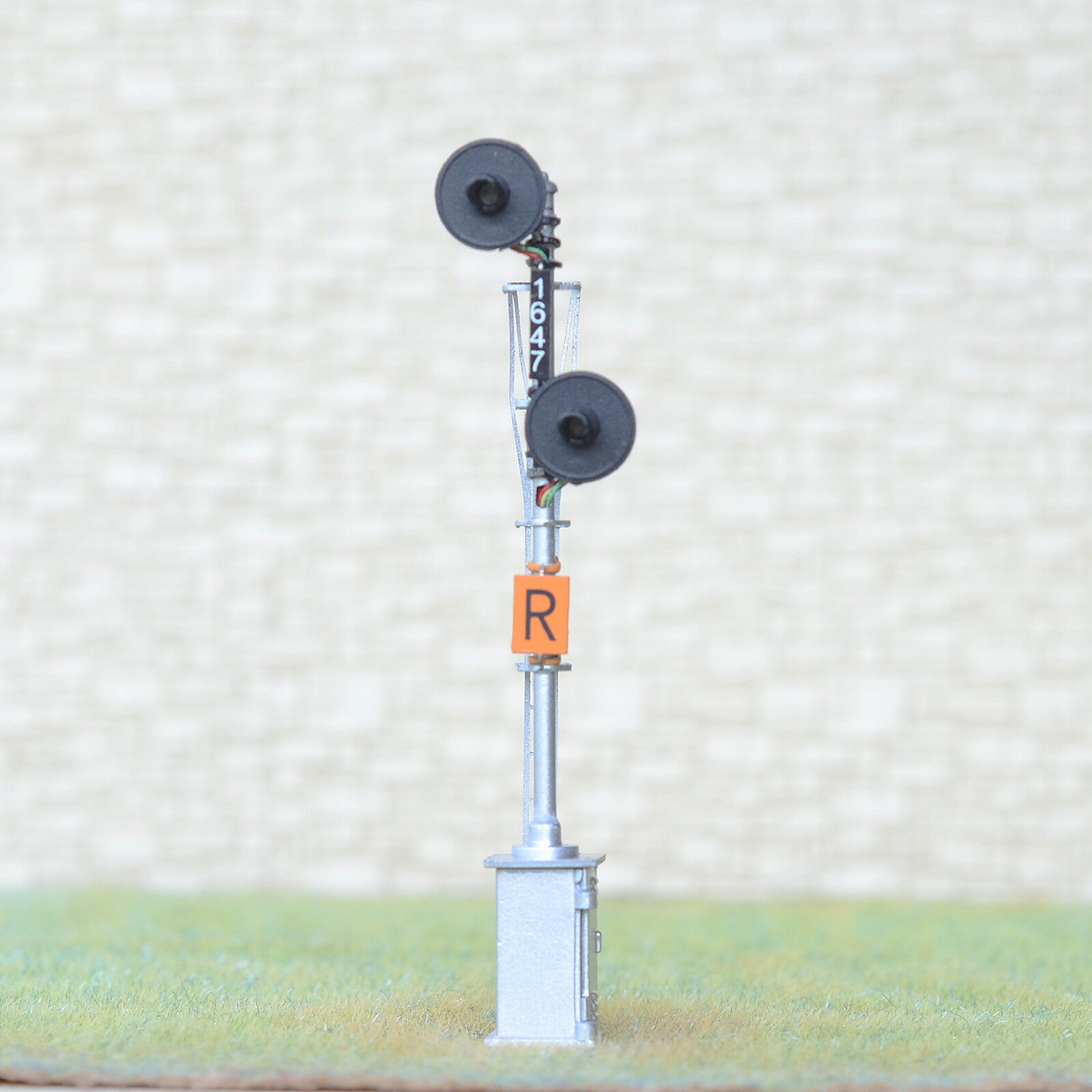 1 x HO scale 2 head searchlight lower offset Distant / Intermediate signal #OF05